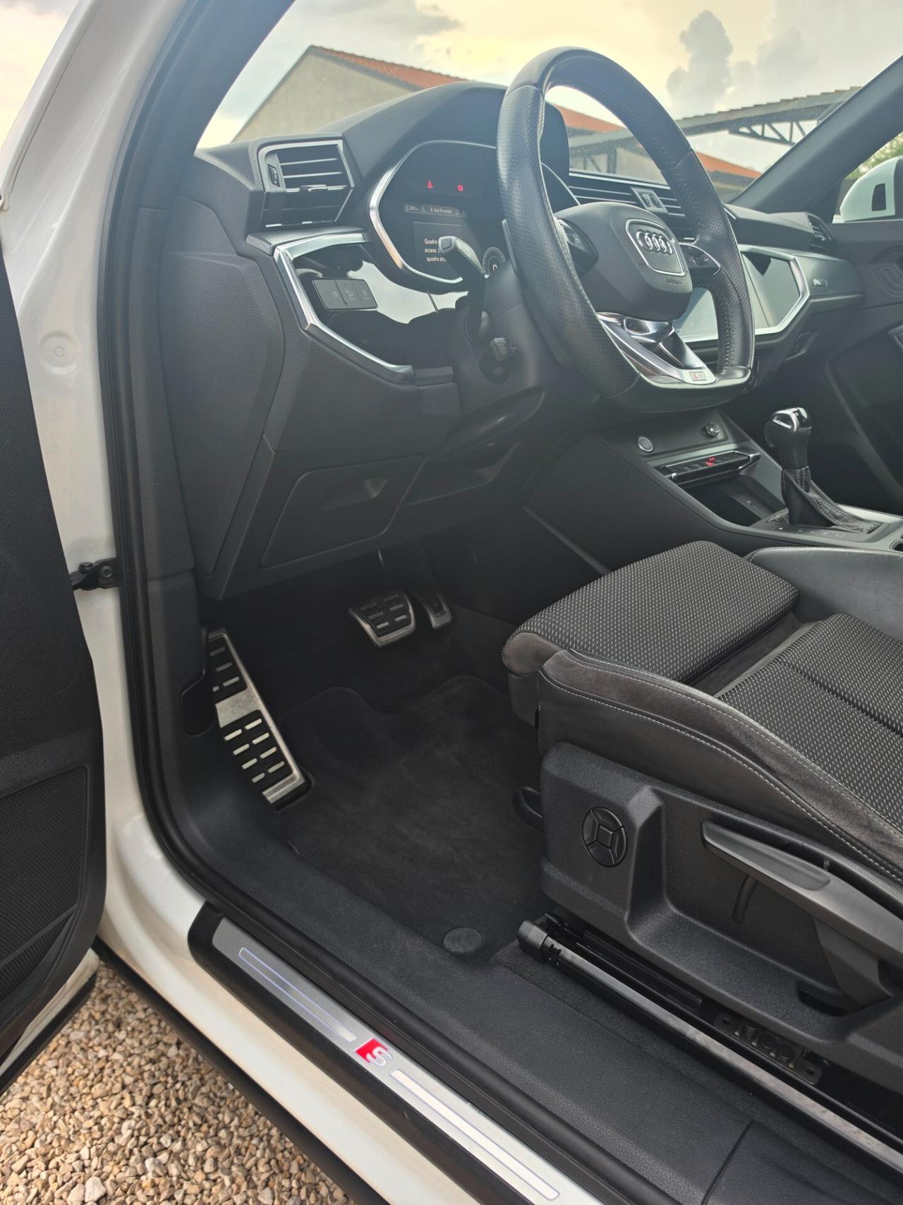 Audi Q3 2.0 TDI 150 CV S tronic line Edition