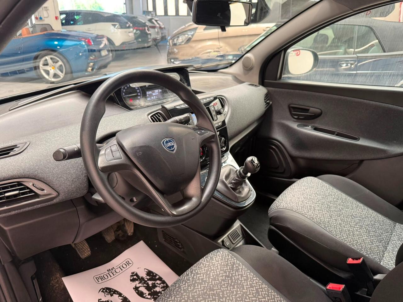 Lancia Ypsilon 1.0 FireFly 5 porte S&S Hybrid Silver
