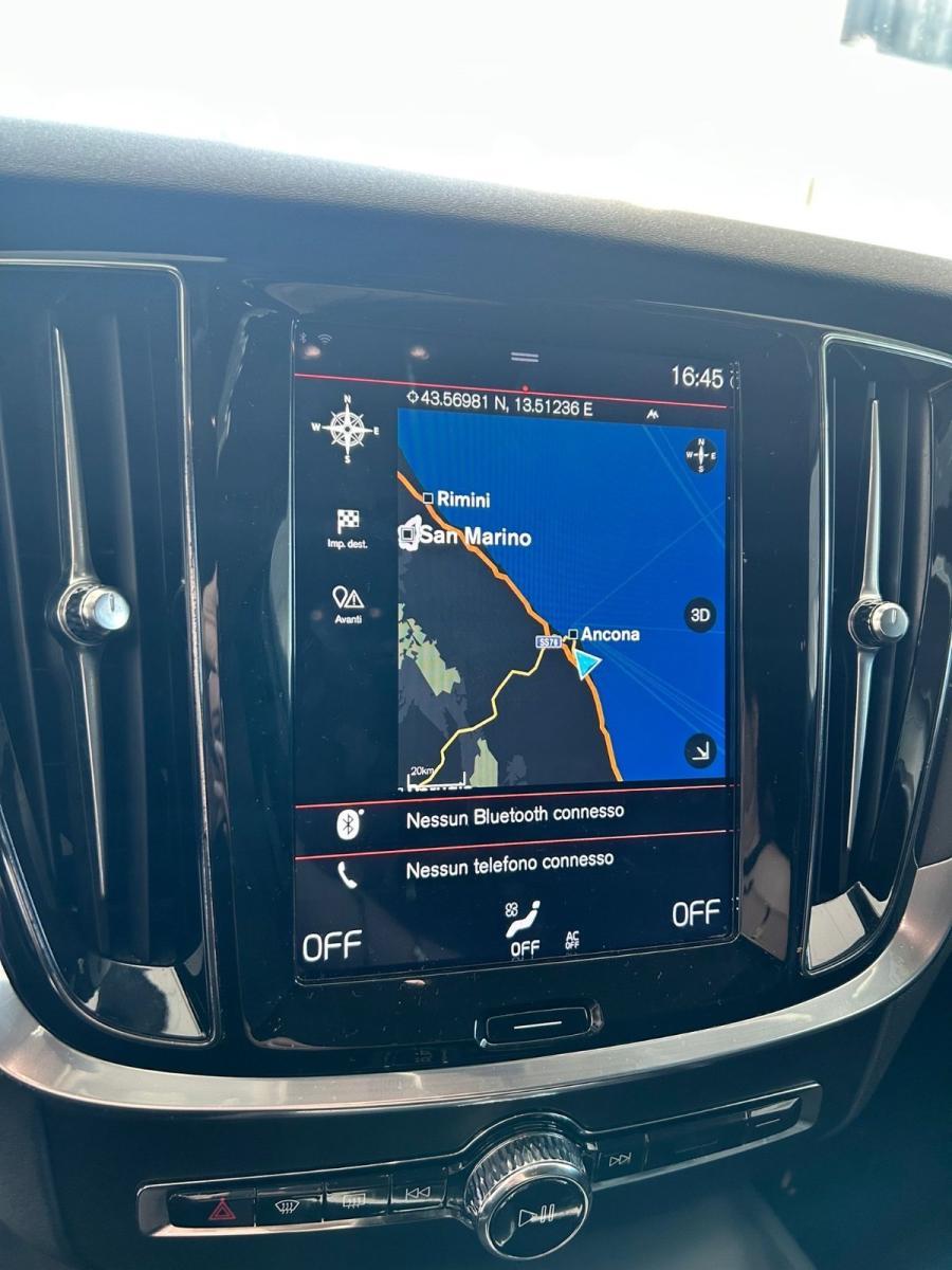 VOLVO - V60 - D3 Geartronic R-design