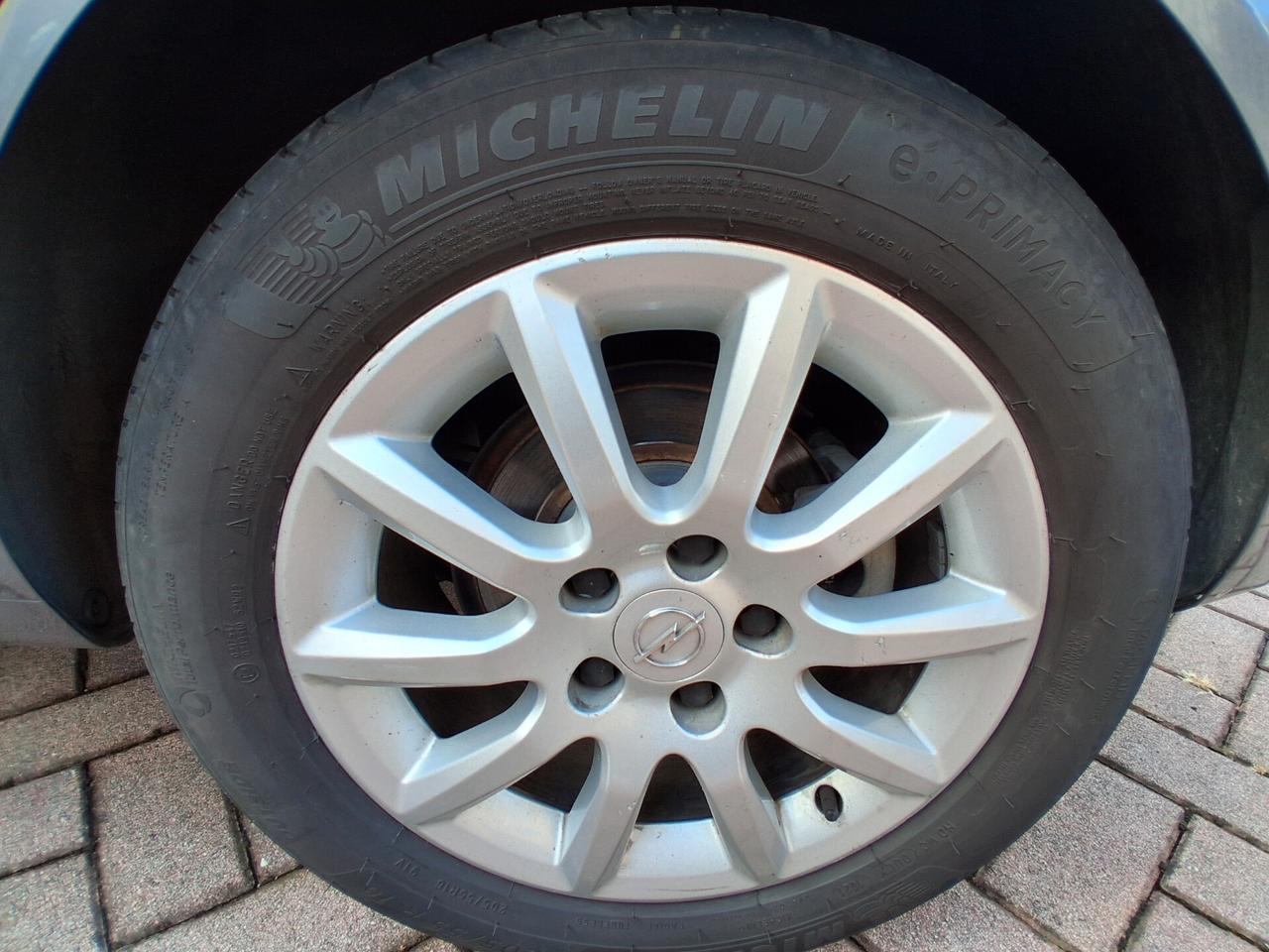 Opel Zafira 1.8 16v vvt club