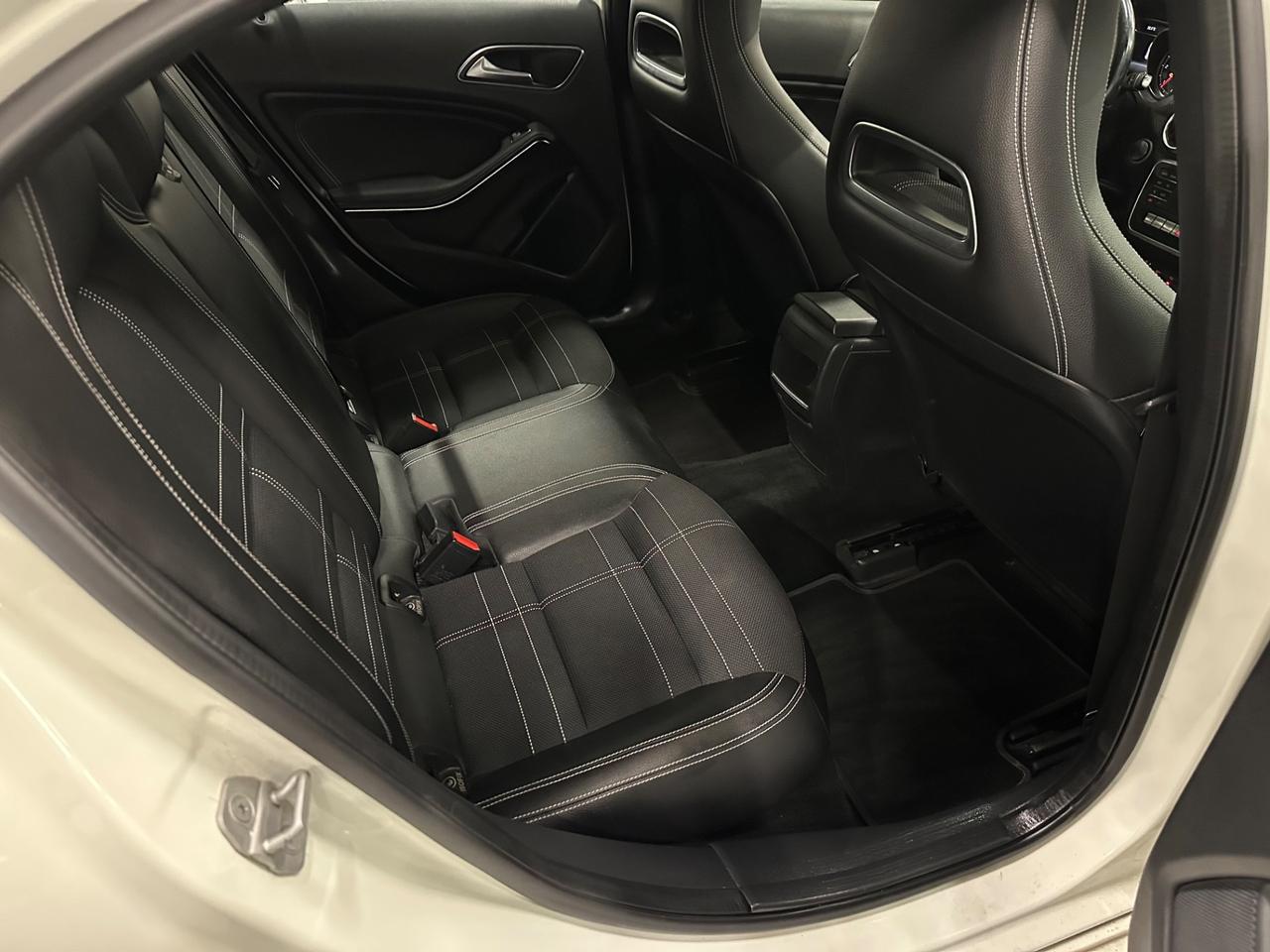 MERCEDES CLASSE 200D 4MATIC PREMIUM