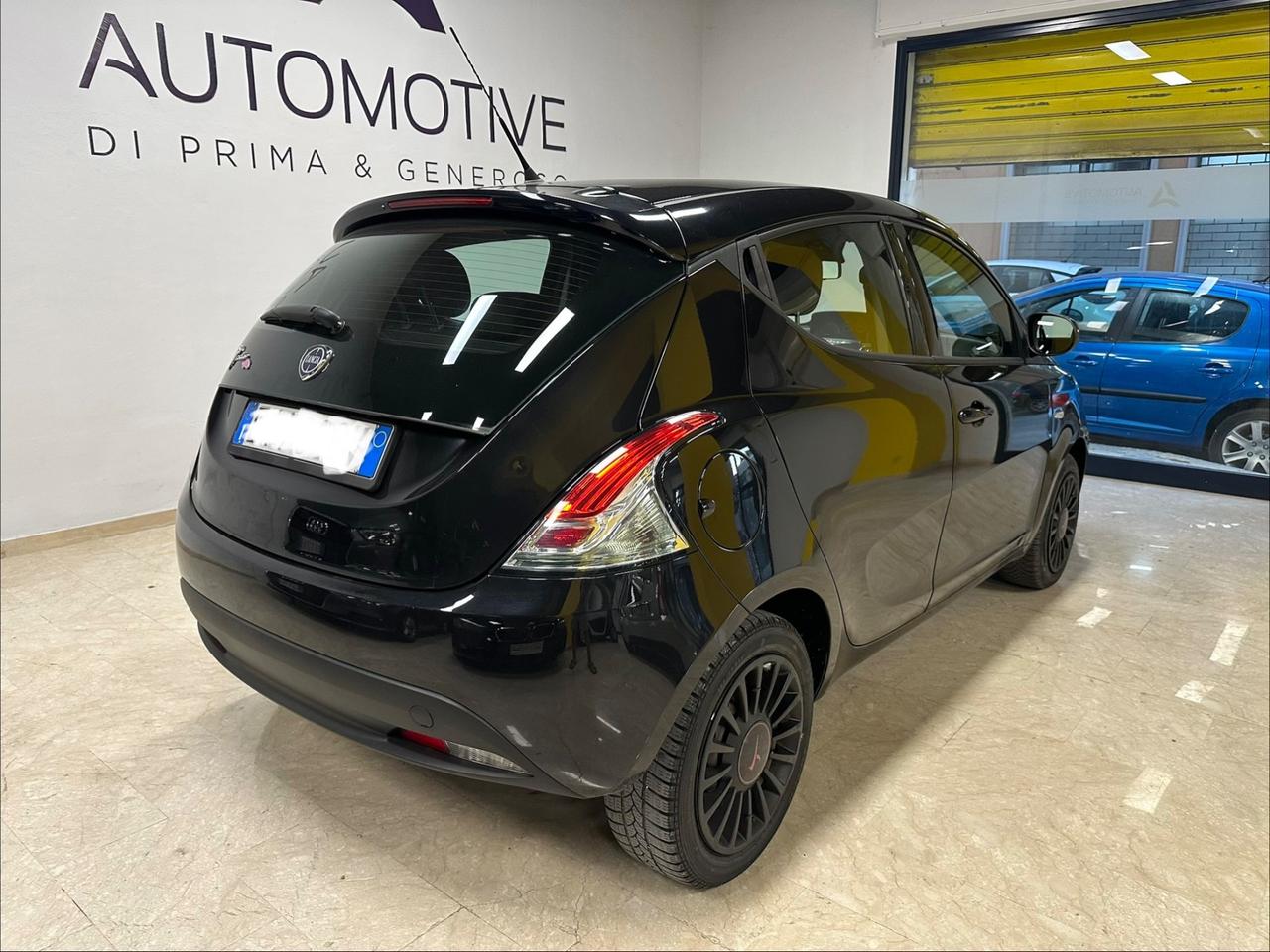 Lancia Ypsilon 1.2 69 CV 5 porte Gold
