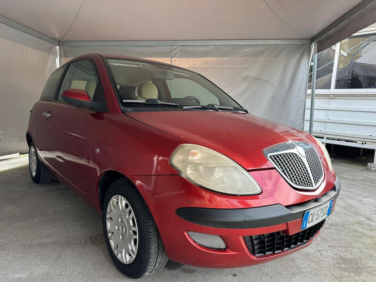 Lancia Ypsilon 1.2 16V Platino
