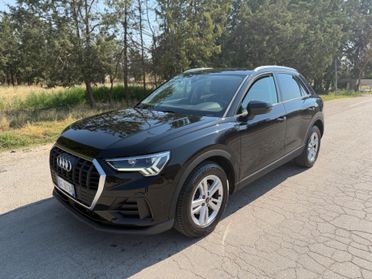Audi Q3 35 TDI S tronic Business Advanced MATRIX /CAMERA/FULL
