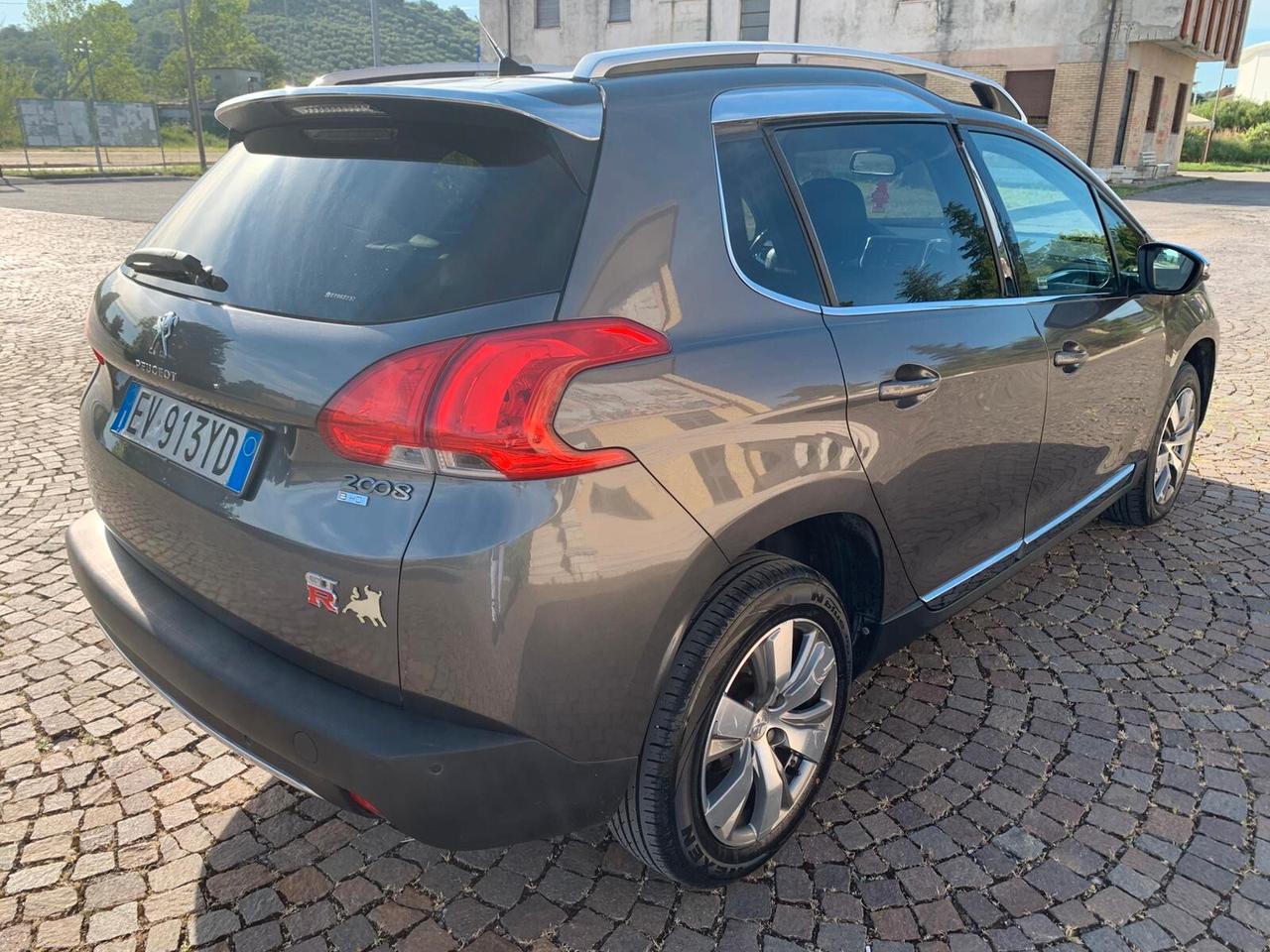 Peugeot 2008 1.6 e-HDi 92 CV