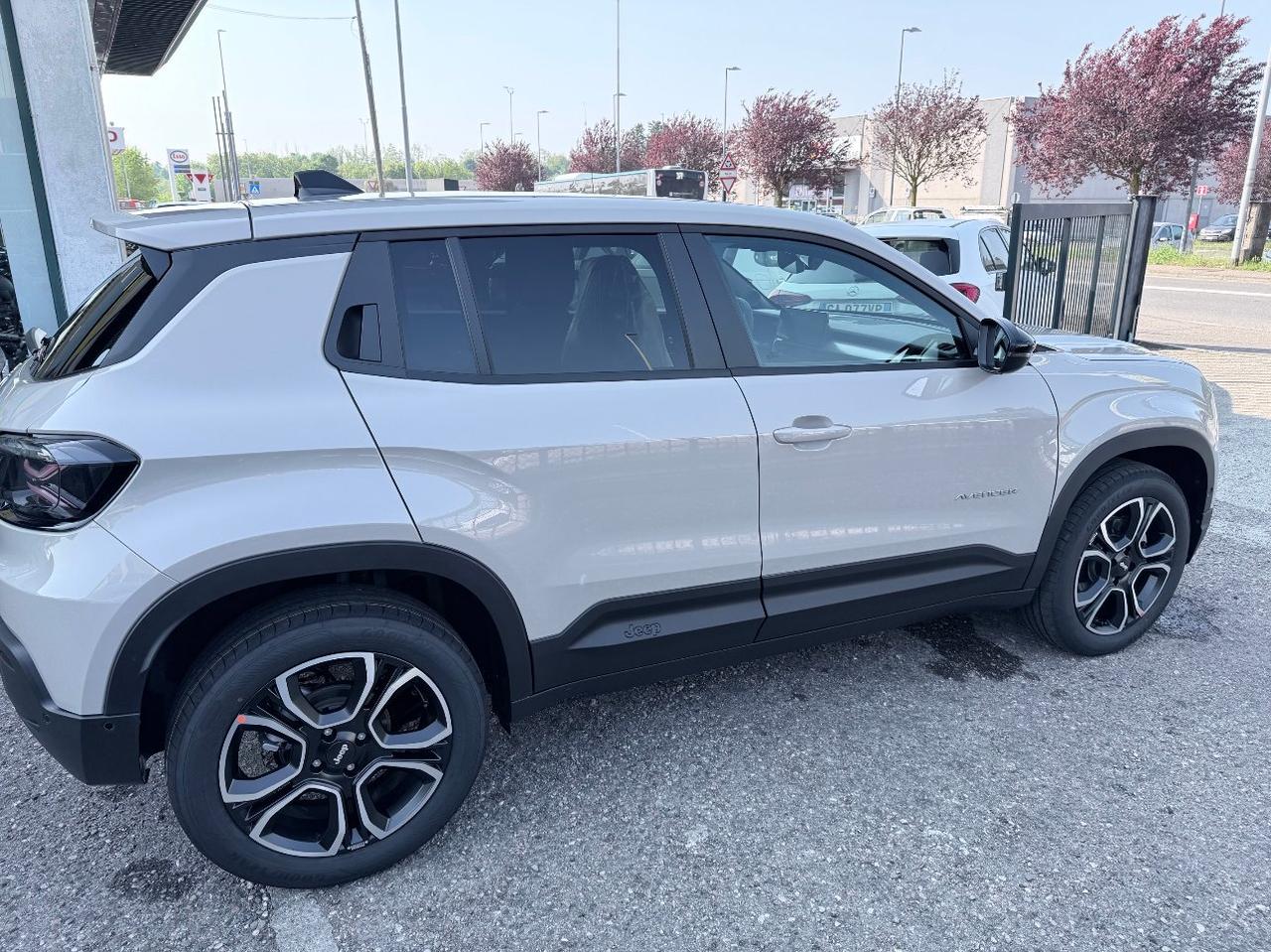 Jeep Avenger 1.2 turbo e-hybrid mhev Summit fwd 110cv edct6