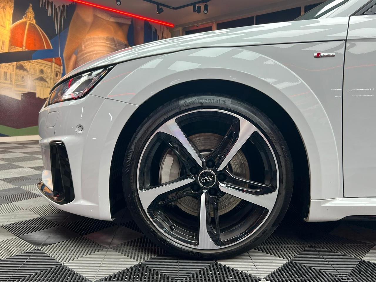 Audi TT Coupé 45 TFSI quattro S tronic (929)