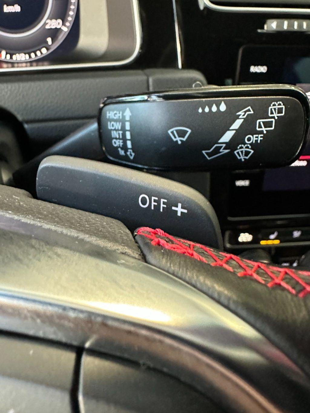 Volkswagen Golf GTI Performance 2.0 245 CV TSI DSG - 18"- Navi - ACC