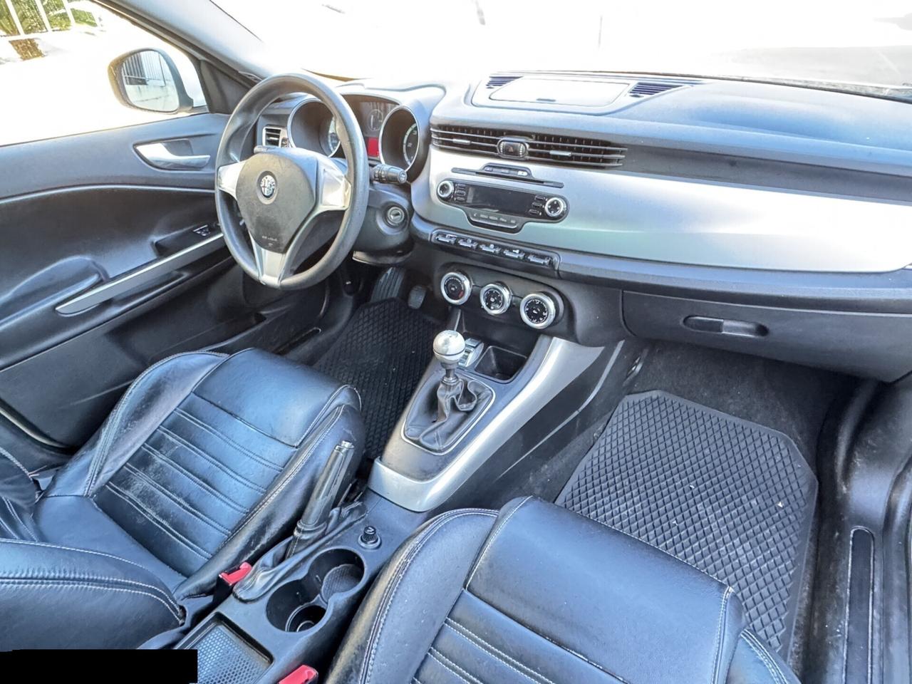 ALFA ROMEO GIULIETTA 1.6 SPORT INTERNI IN PELLE