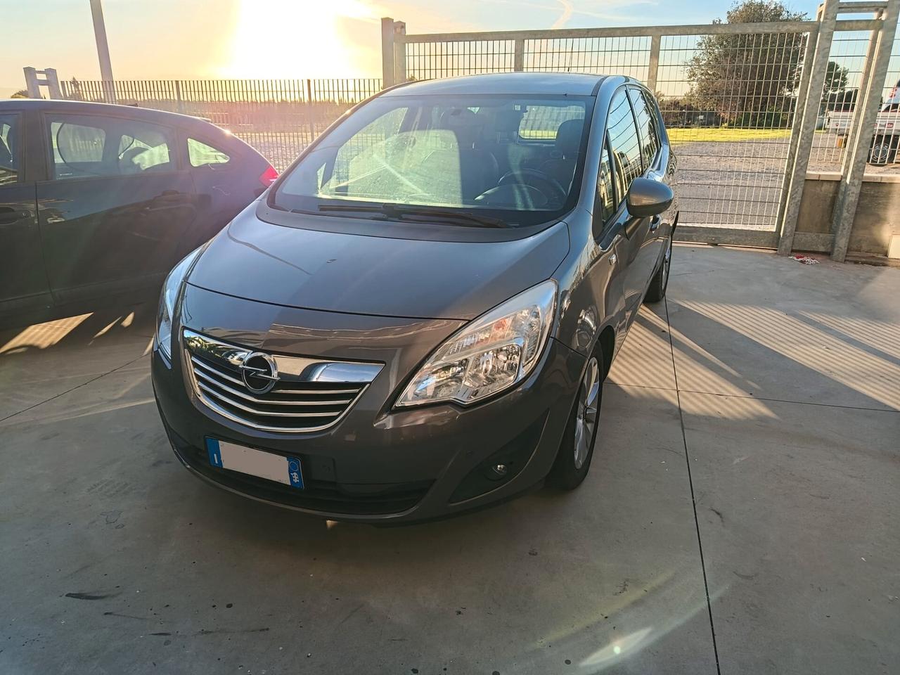 Daihatsu Terios 2012 - Opel Insigna 2010 - Opel Meriva 2013