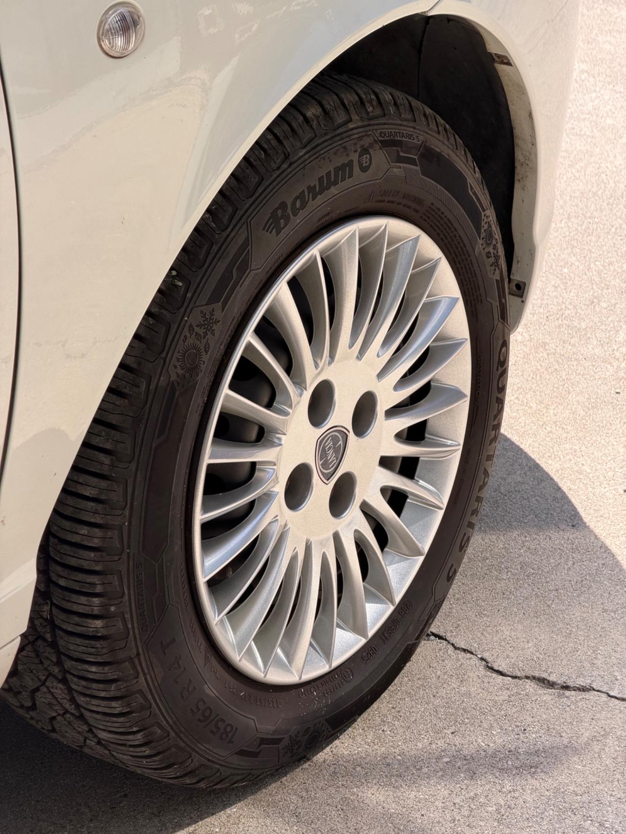 Lancia Ypsilon 1.2- Neopatentati-Garanzia 12mesi