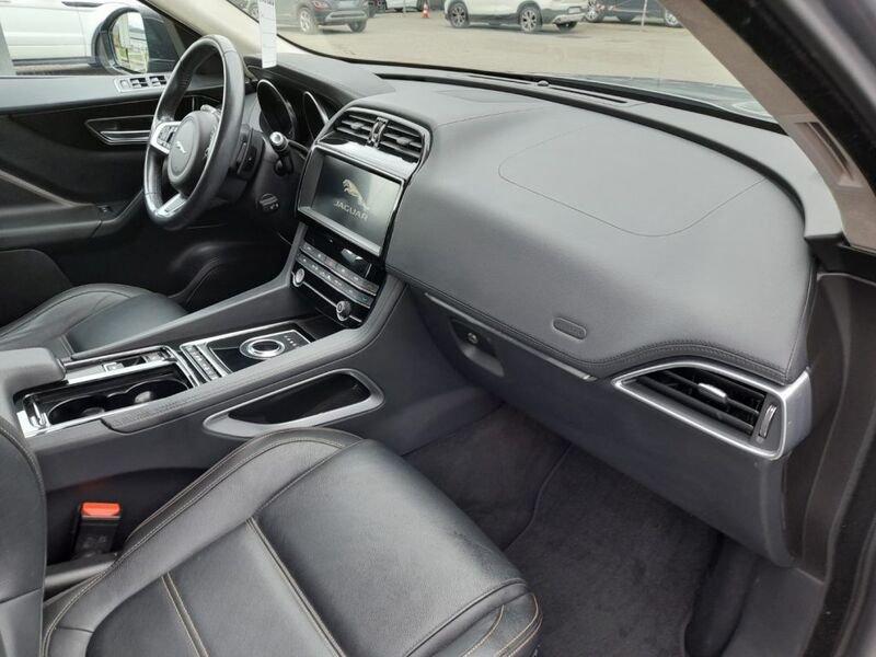 Jaguar F-Pace F-Pace 2.0 D 180 CV AWD aut. Pure