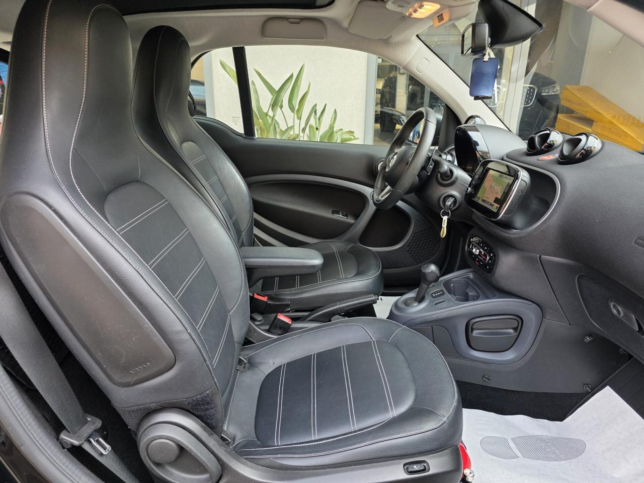 Smart ForTwo 1000 cc Turbo Autom. Prime+Led Diurni+Navy+Pelle...