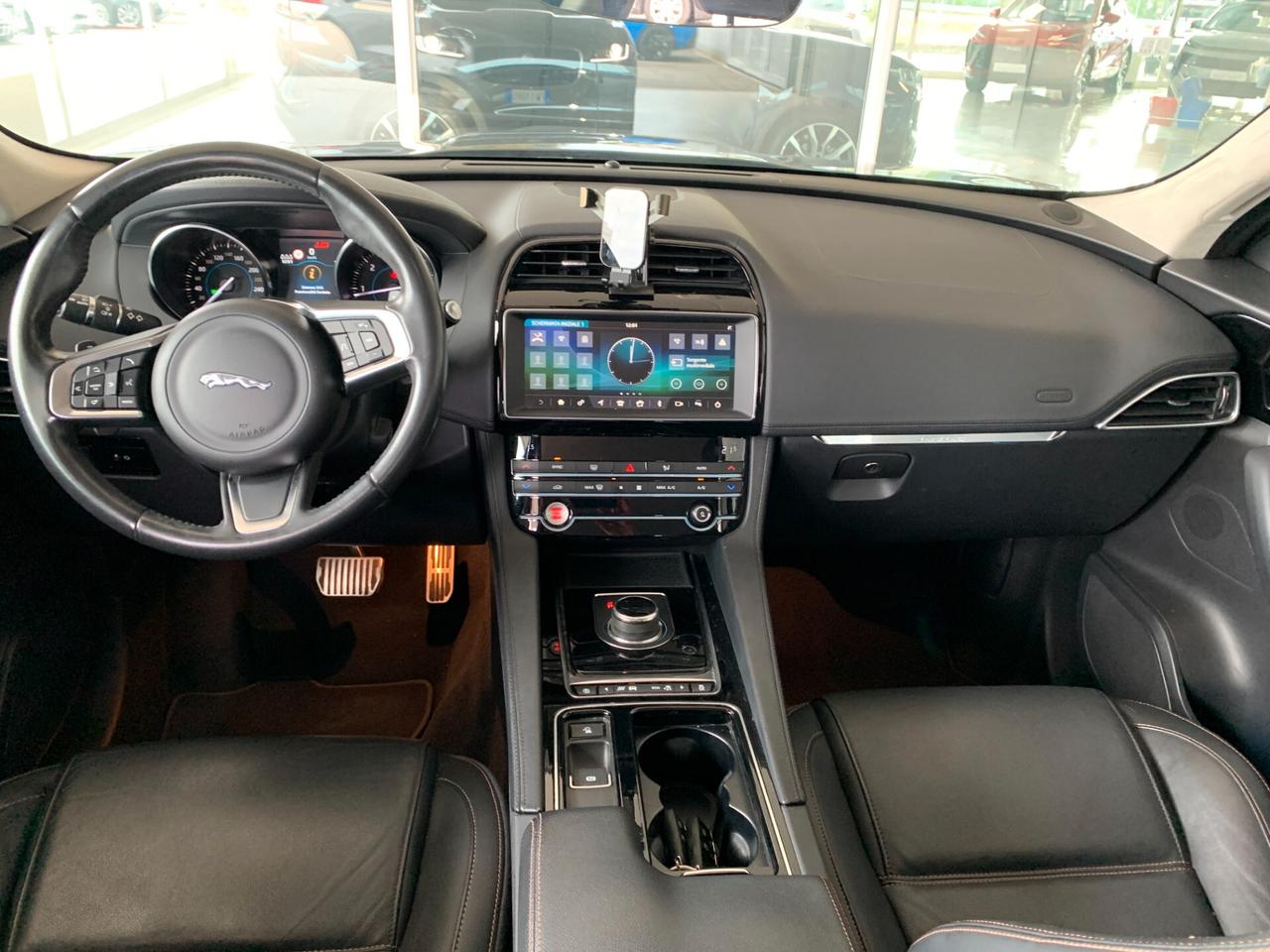 Jaguar F-Pace 2.0 D 180 CV AWD aut. Prestige