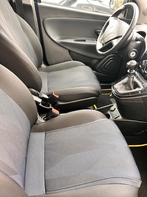 Lancia Ypsilon 1.2 69 CV 5 porte S&S Gold