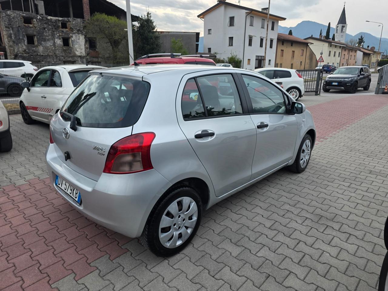 Toyota Yaris 1.0 5 porte