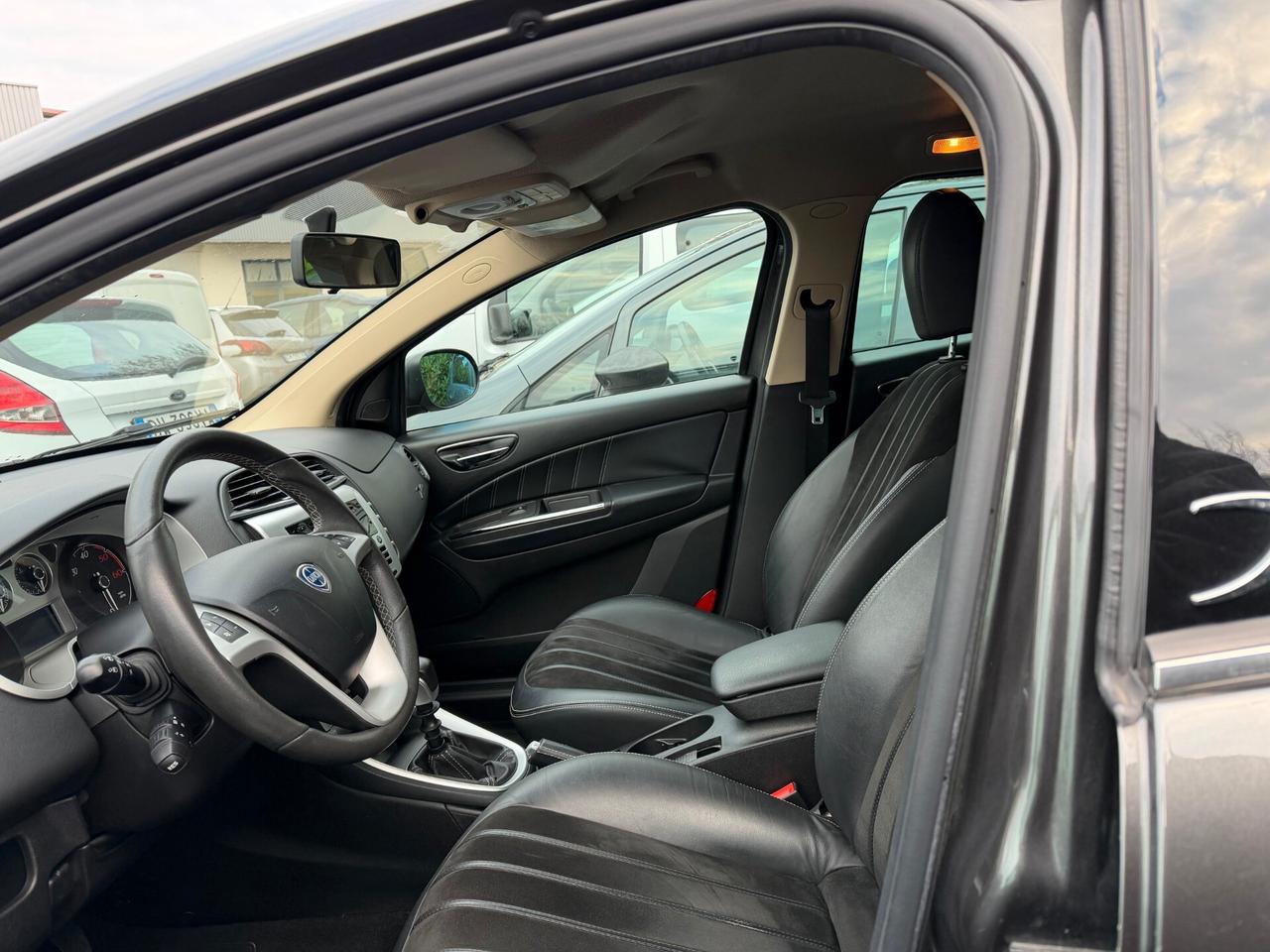 Lancia Delta 1.6 Diesel Neopatentati