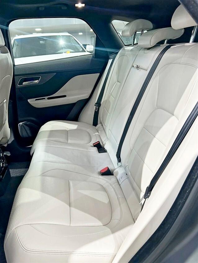 Jaguar F-Pace 3.0 D V6 300 CV AWD aut. S