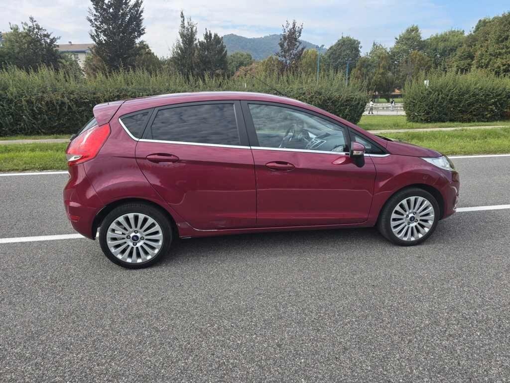 FORD FIESTA 1,2 BENZINA- TITANIUM- OK NEOPATENTATI-