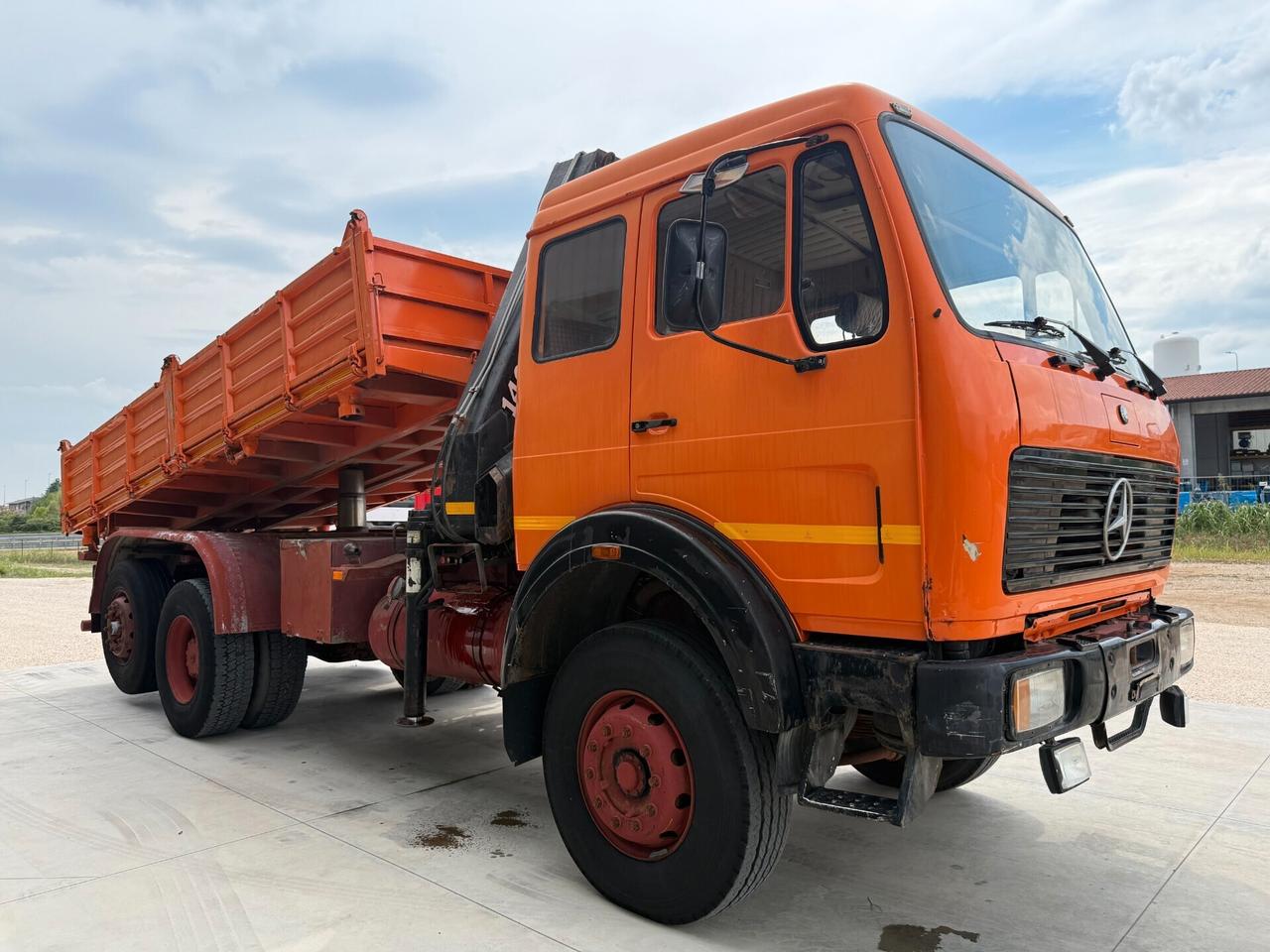 Mercedes Benz SK 1919 ribaltabile trilaterale con Gru HIAB Hidrocom 140