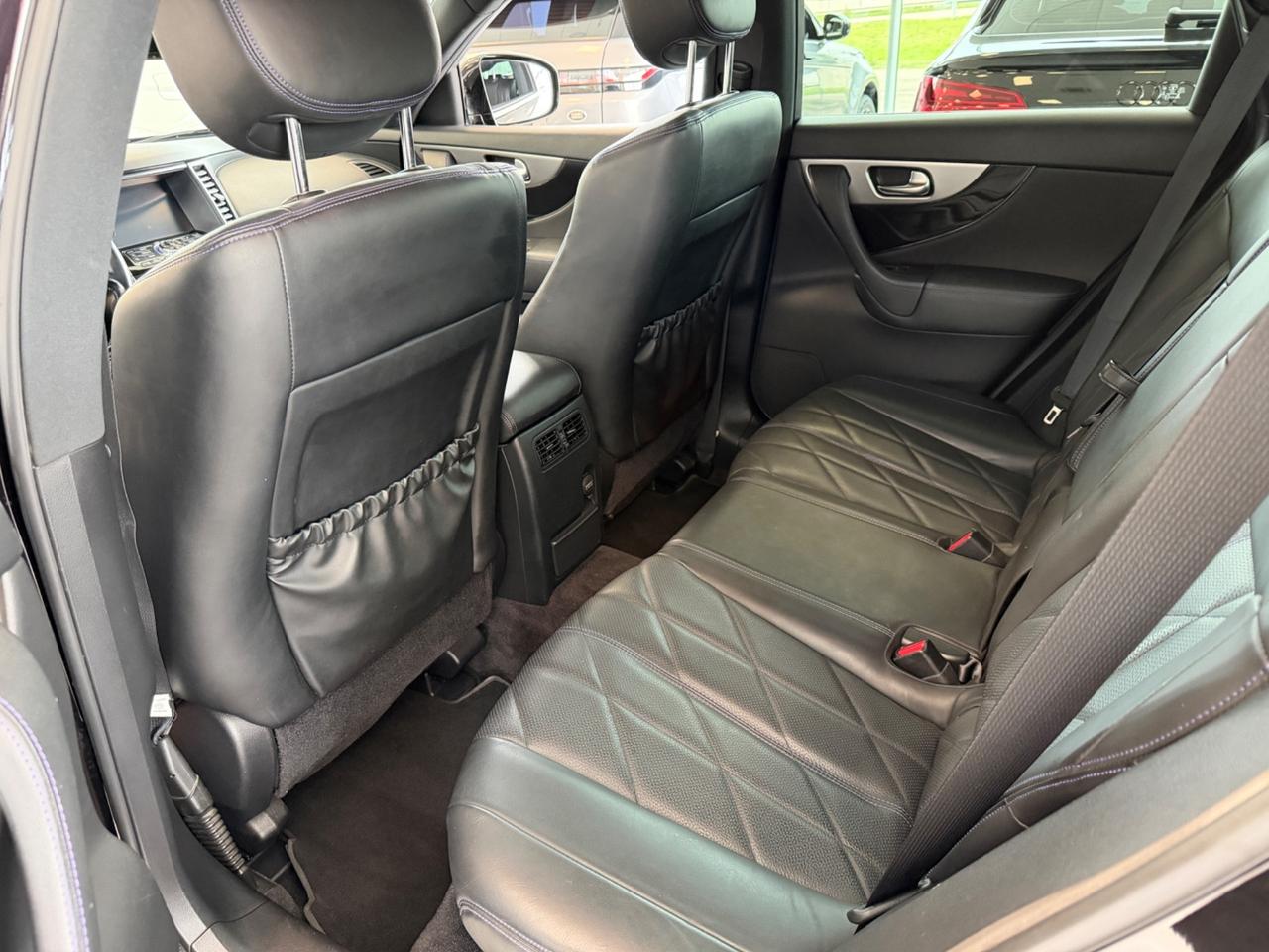 Infiniti QX70 3.0 diesel V6 AT S Premium