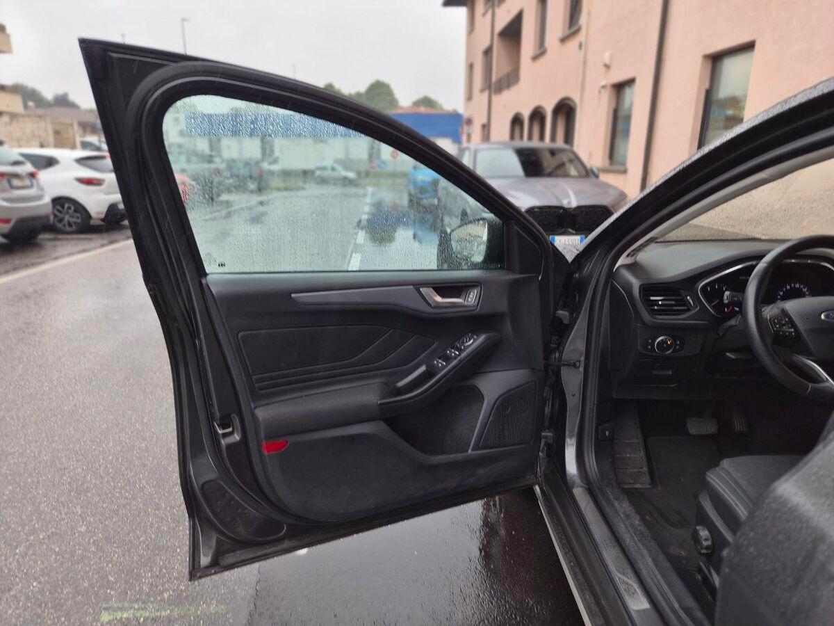 Ford Focus 1.0 ecoboost Vignale Co-pilot 125cv auto
