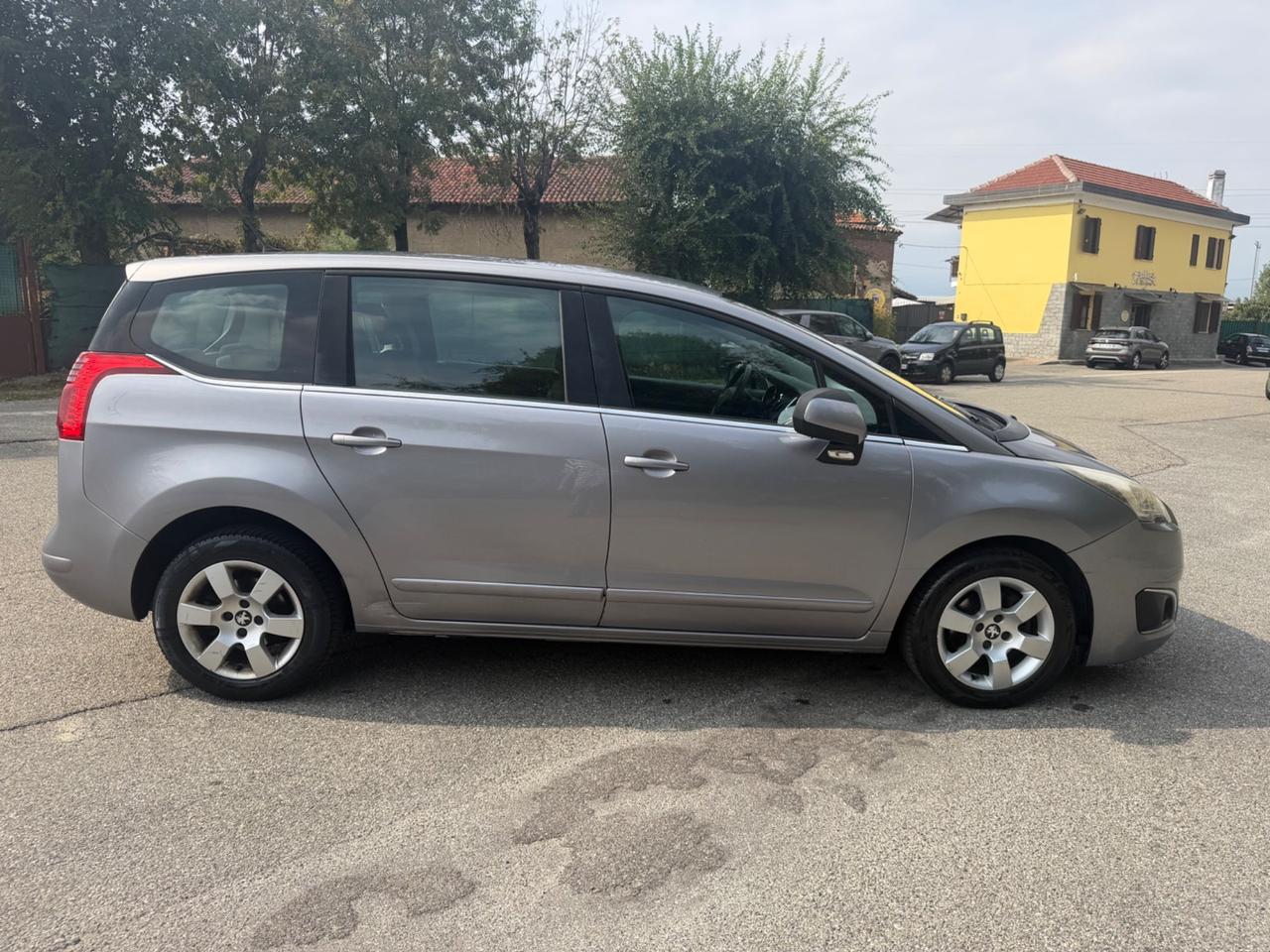 Peugeot 5008 Allure 7posti