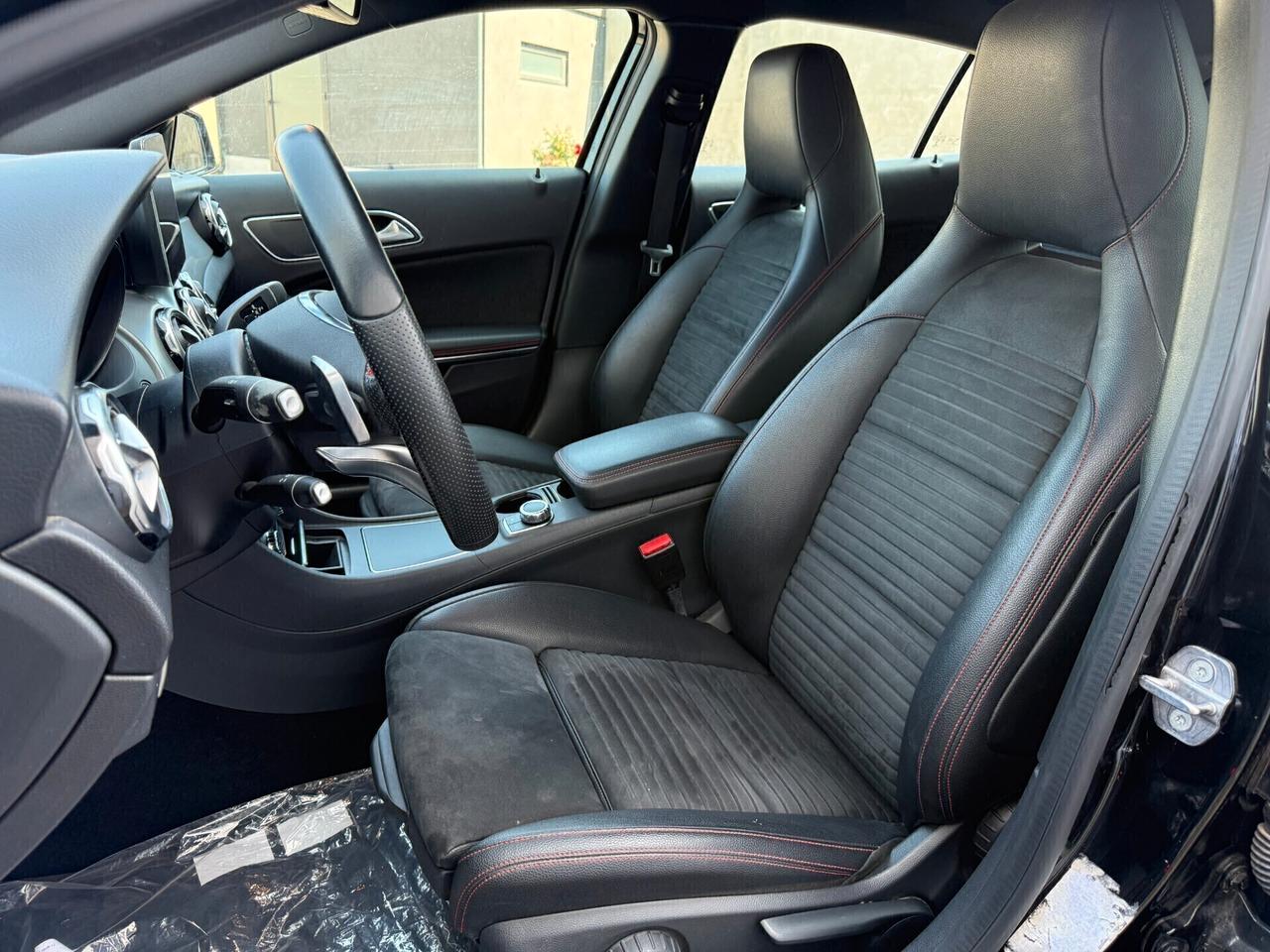 Mercedes GLA 200 d Automatic 4MATIC Premium — AMG Line