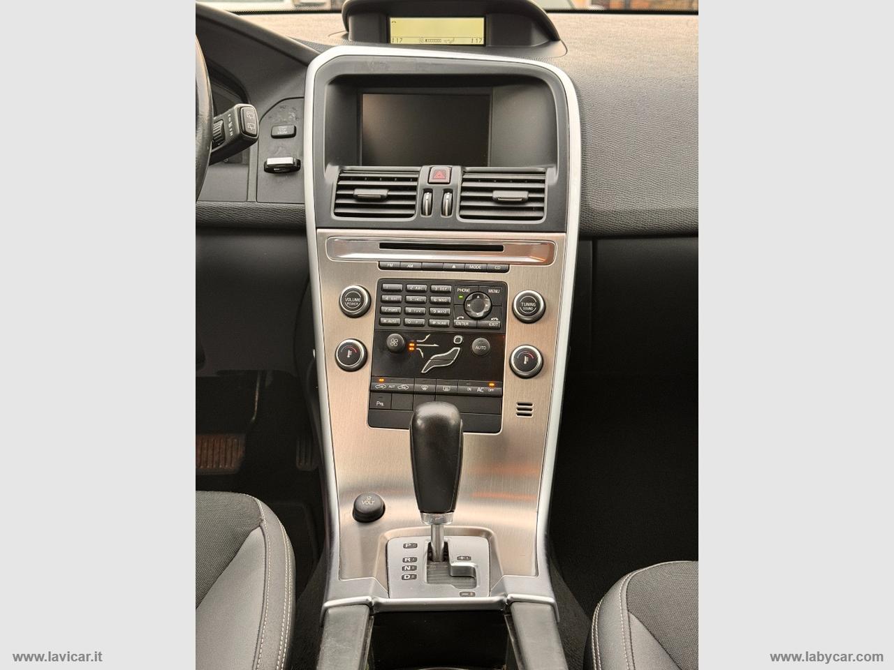 VOLVO XC60 D4 Geartronic Momentum