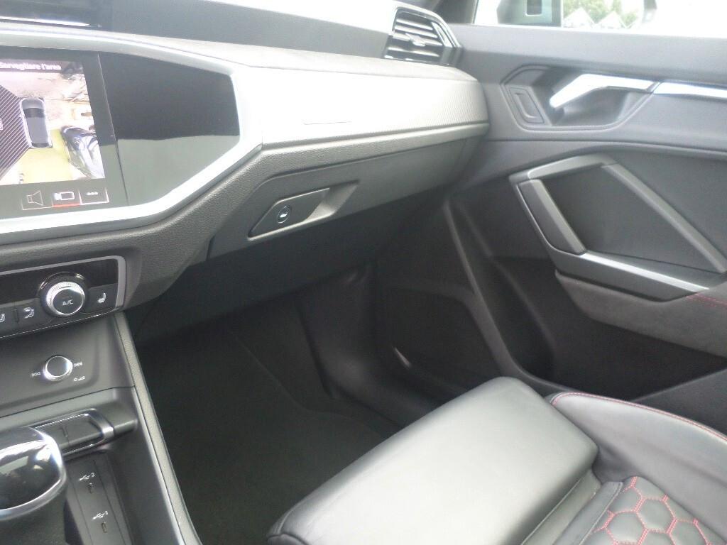Audi Q3 RS Q3 quattro S tronic