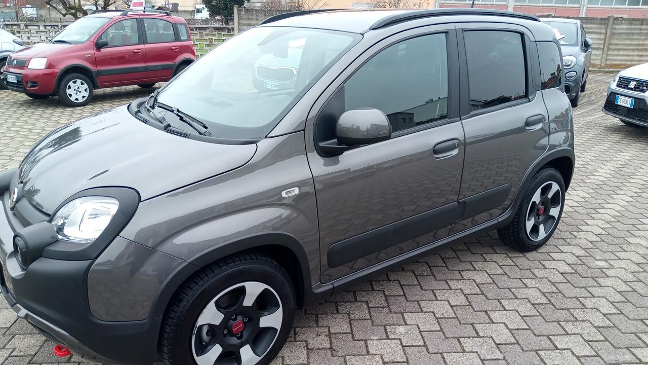 Fiat Panda 1.0 FireFly S&S Hybrid City Cross