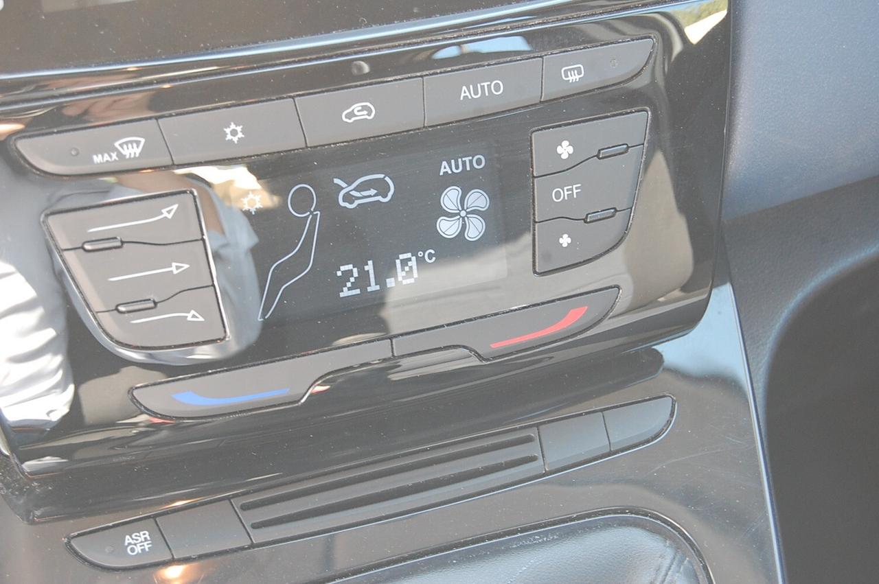 Lancia Ypsilon 1.0 FireFly 5 porte S&S Hybrid Platino