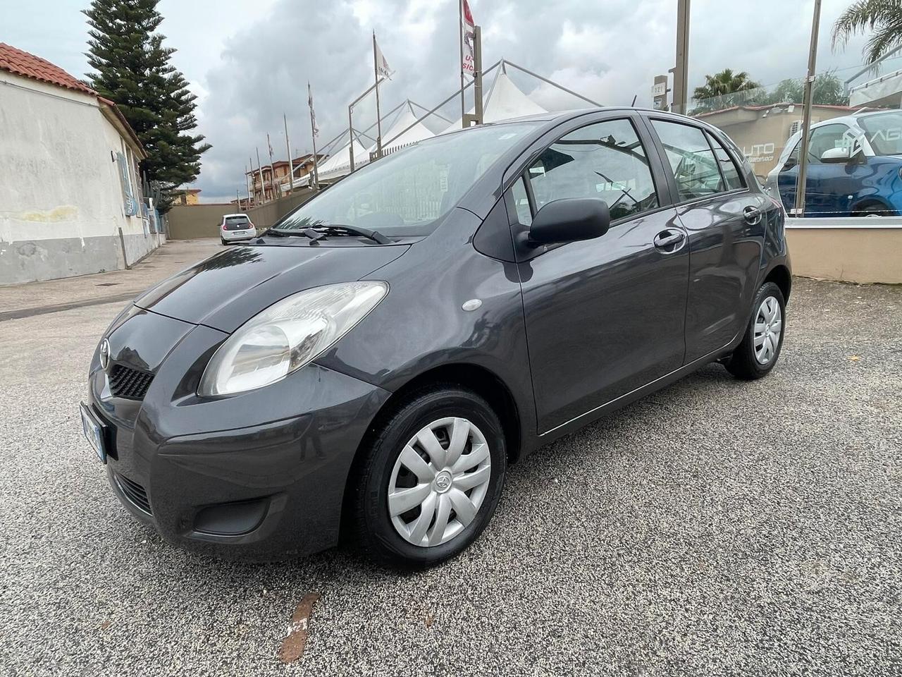 Toyota Yaris 1.0 5 porte Now Eco