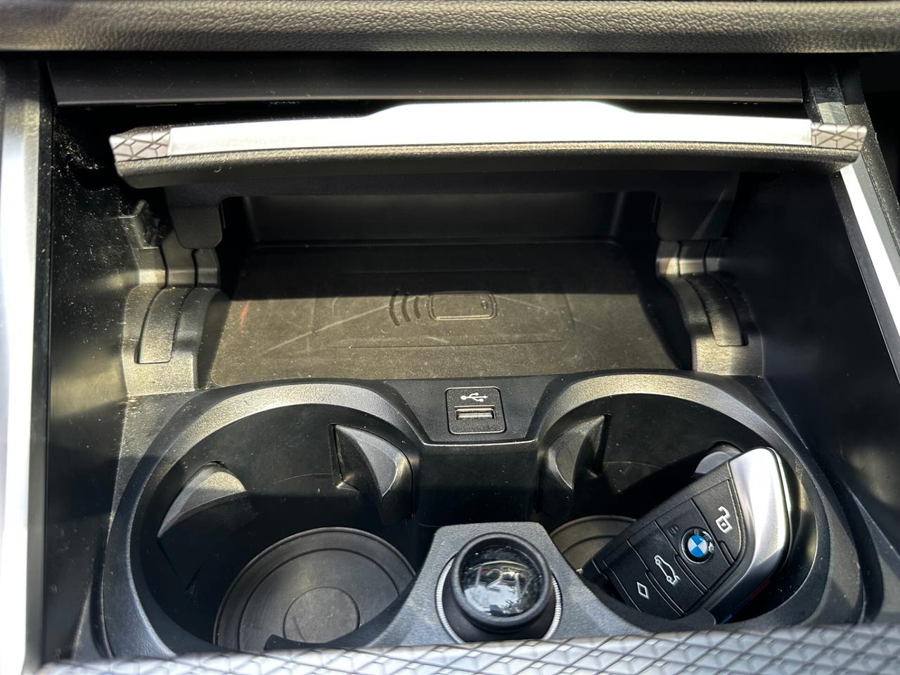 Bmw 318 d Touring M SPORT_PANORAMA_TOTAL BLACK_FARI oLED_HEAD-UP 320