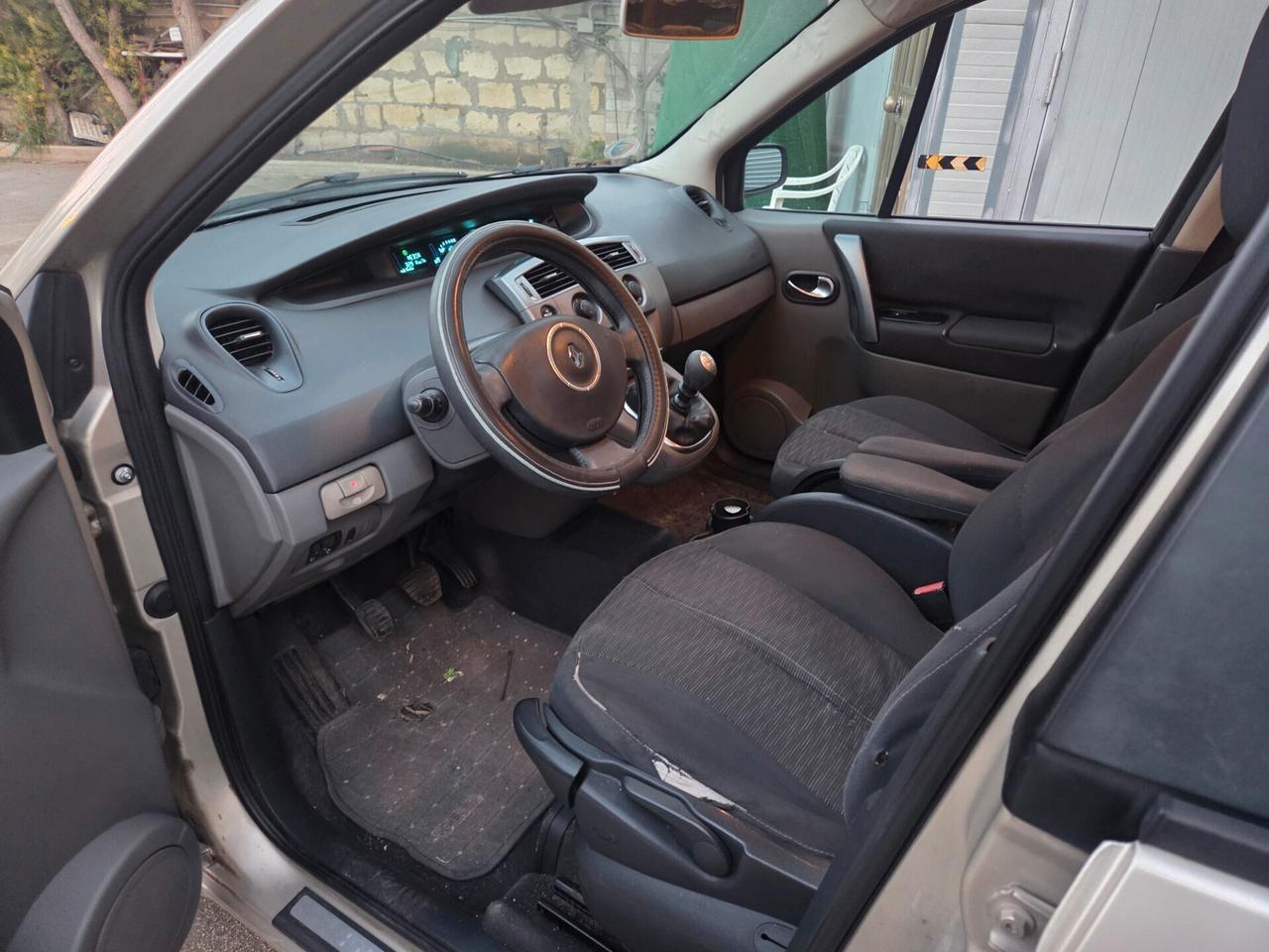 Renault Scenic Grand Scénic 1.5 dCi/105CV Dynamique