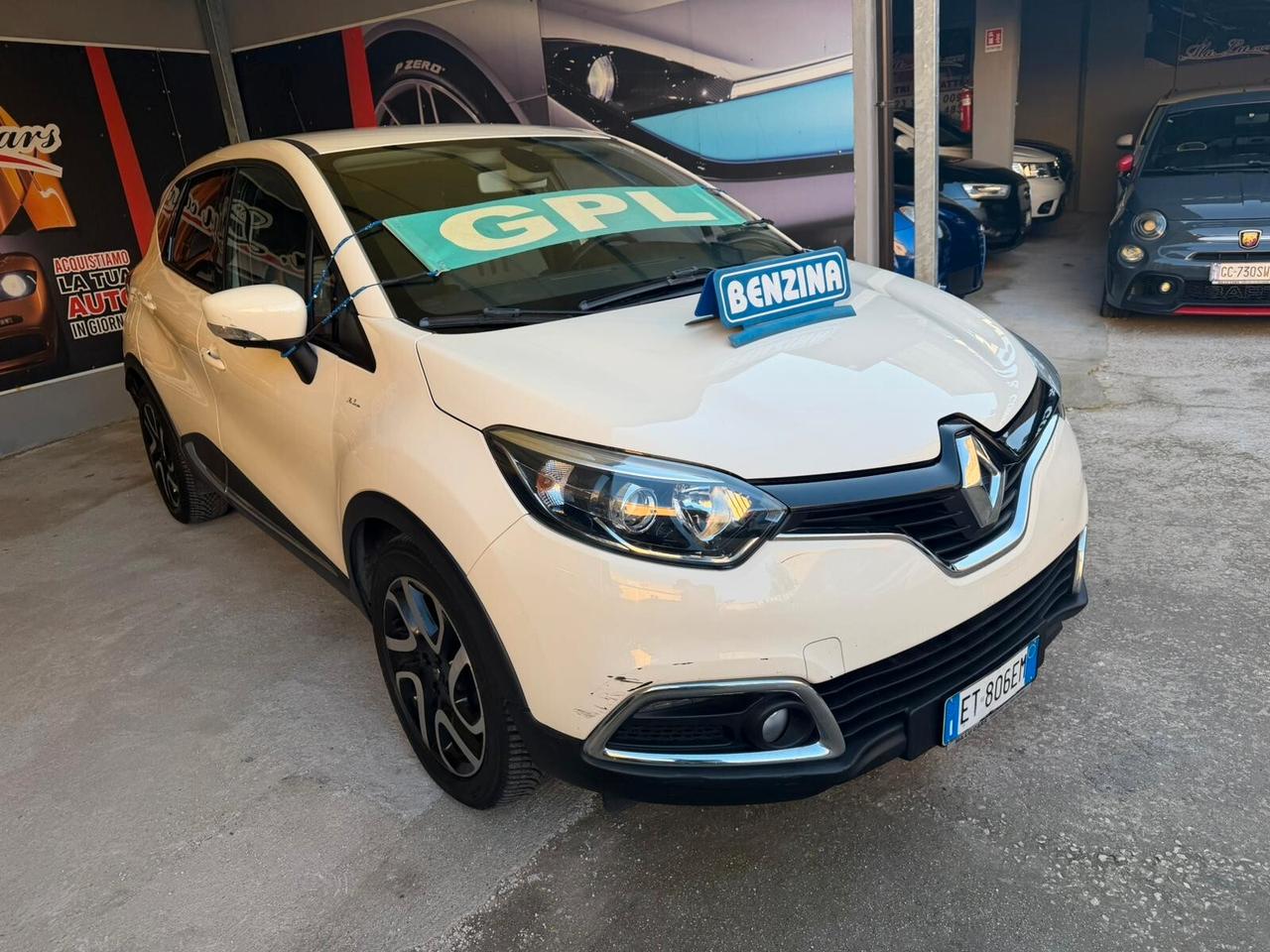 Renault Captur 900cc gpl 12 mesi garanzia-2014
