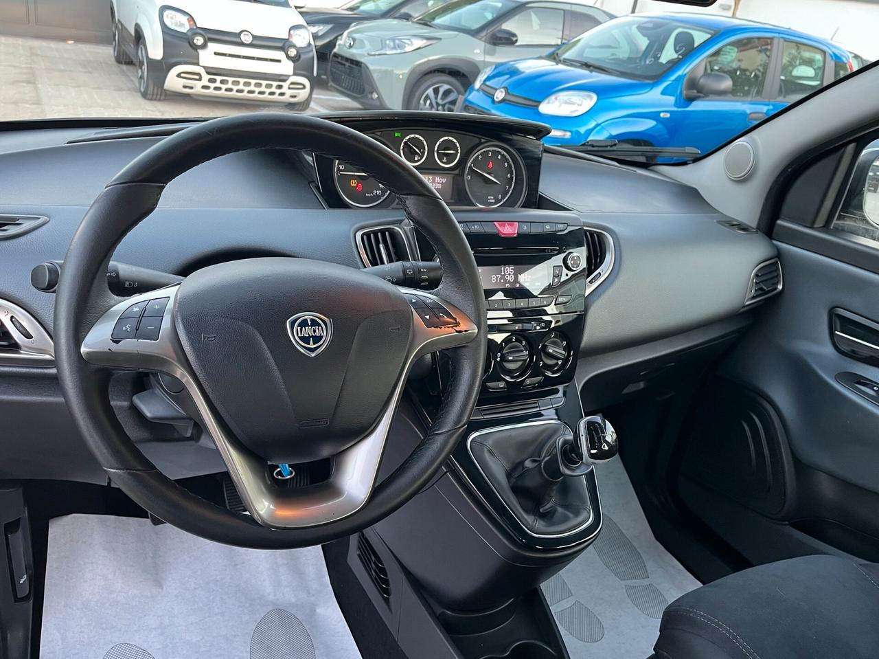 Lancia Ypsilon 1.2 69 CV 5 porte Gold