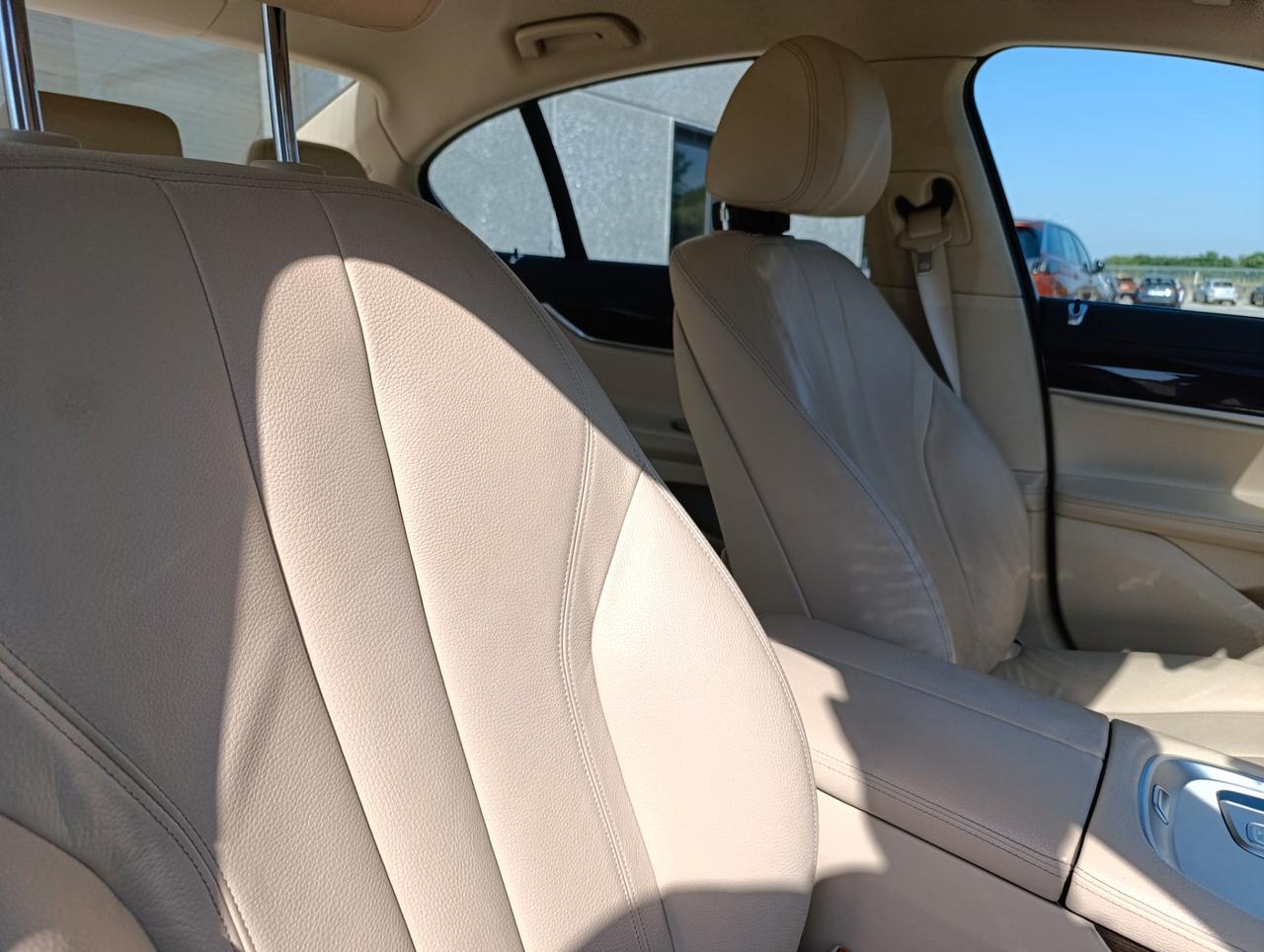 BMW 730 d mhev 48V auto