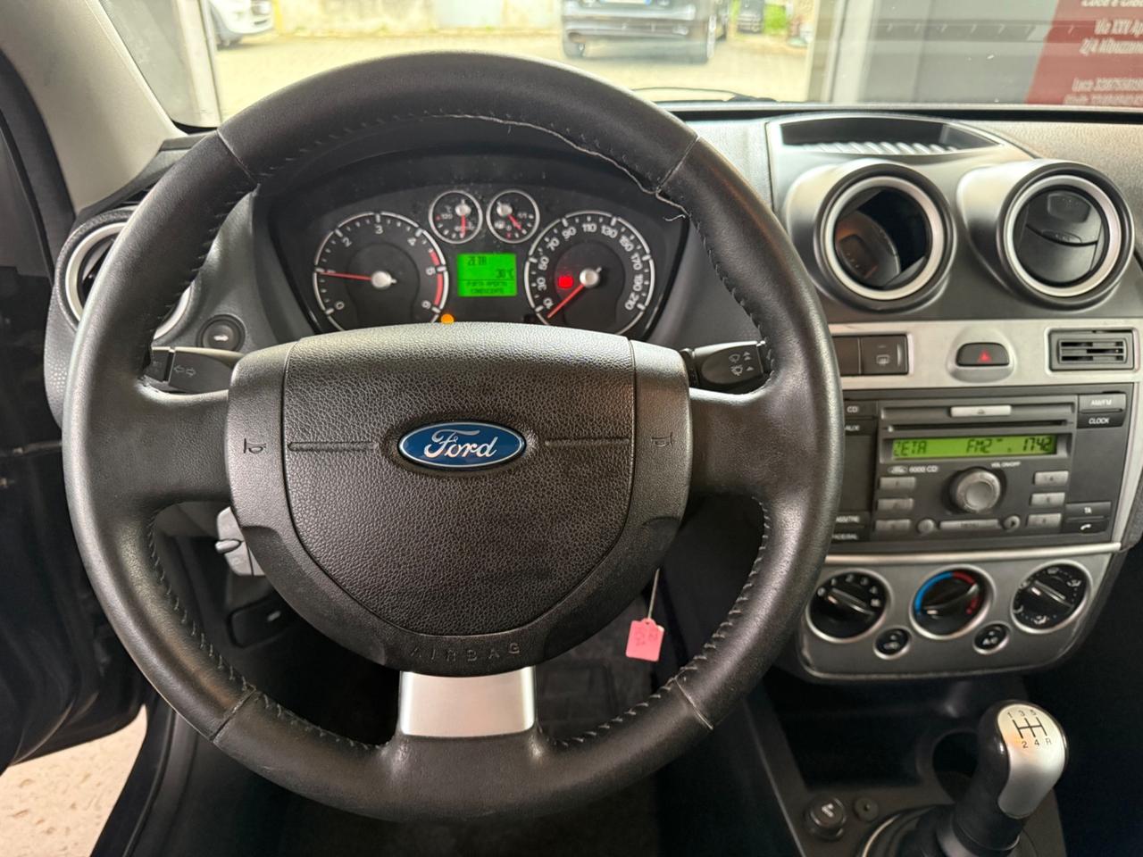Ford Fiesta 1.4 TDCi 5p. Ghia GRANDINATA