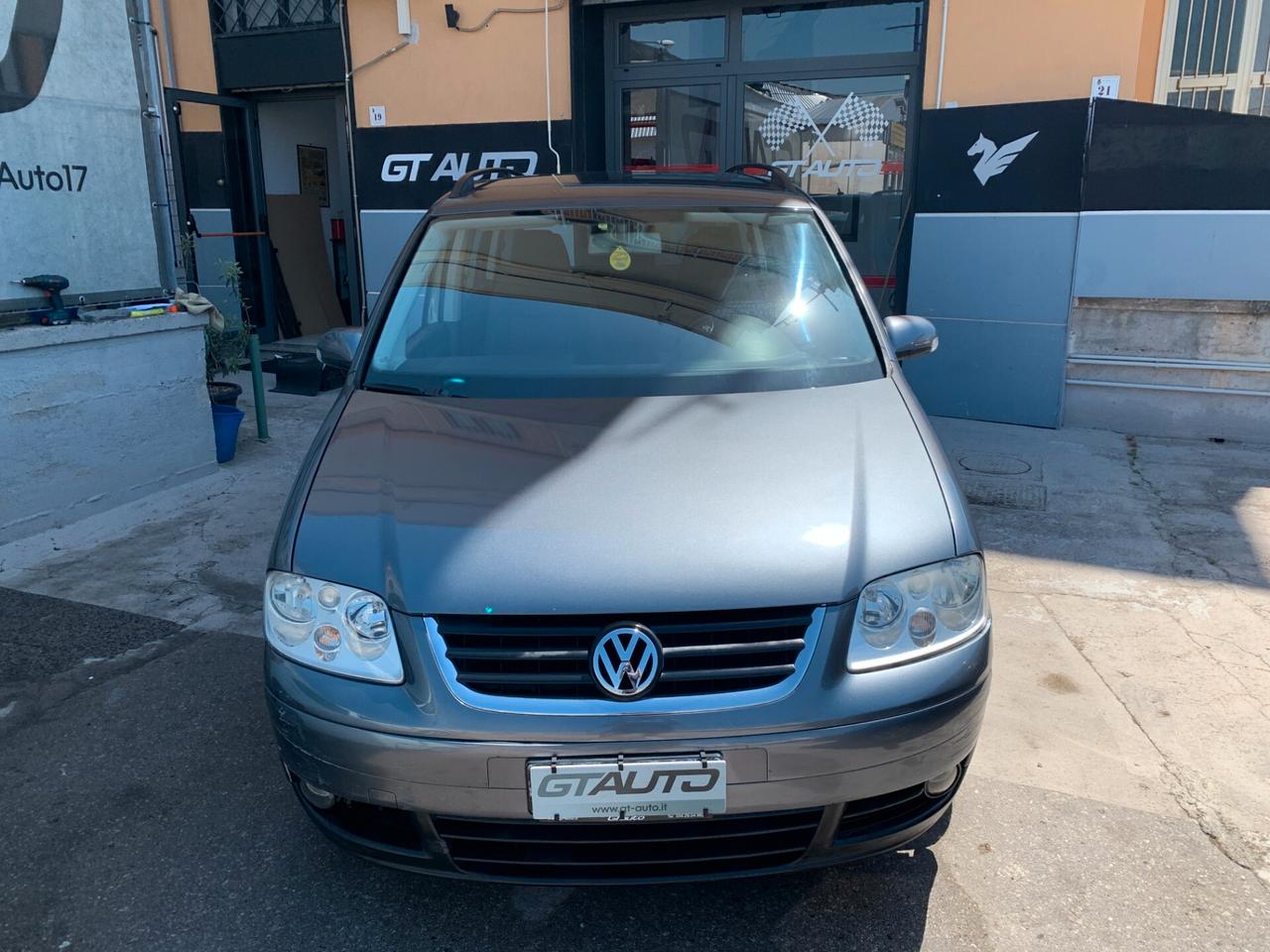 Volkswagen Touran 2.0 TDI Highline