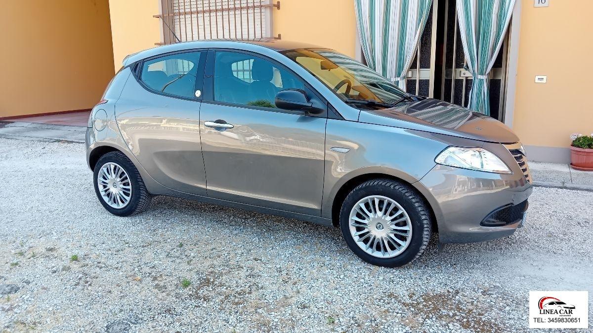 LANCIA - Ypsilon 1.2 benzina / gpl - ok neopatentati