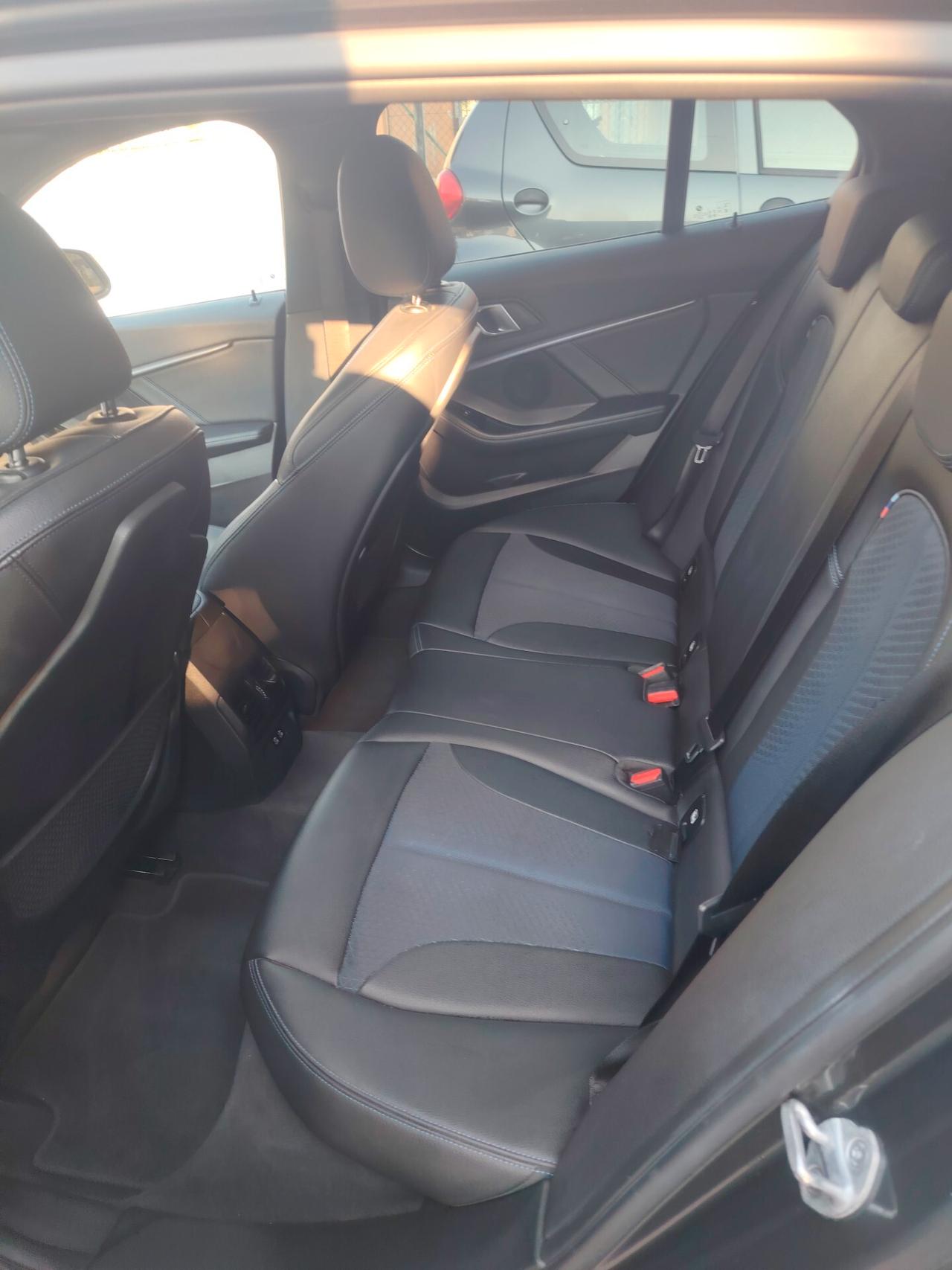 Bmw 116 116d 5p. Luxury