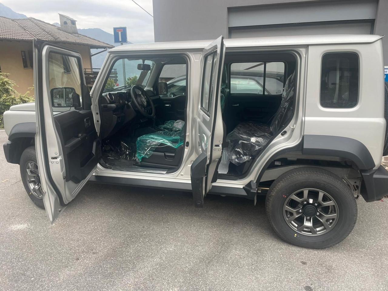 Suzuki Jimny 1.5 AUTOMATICA 5 PORTE