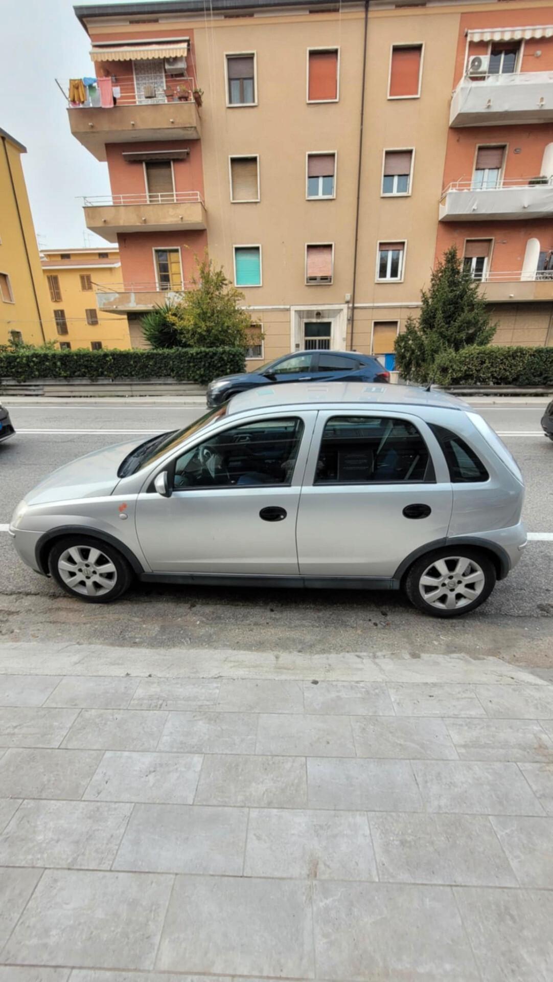 Opel Corsa 1.2i 16V cat 5 porte Cosmo