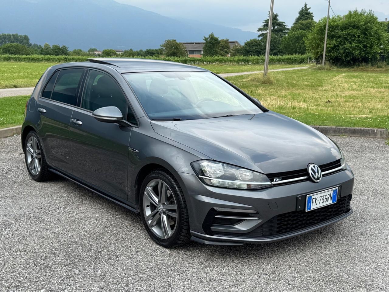 Volkswagen Golf 2.0 TDI 5p. R-Line Executive BlueMotion Technology