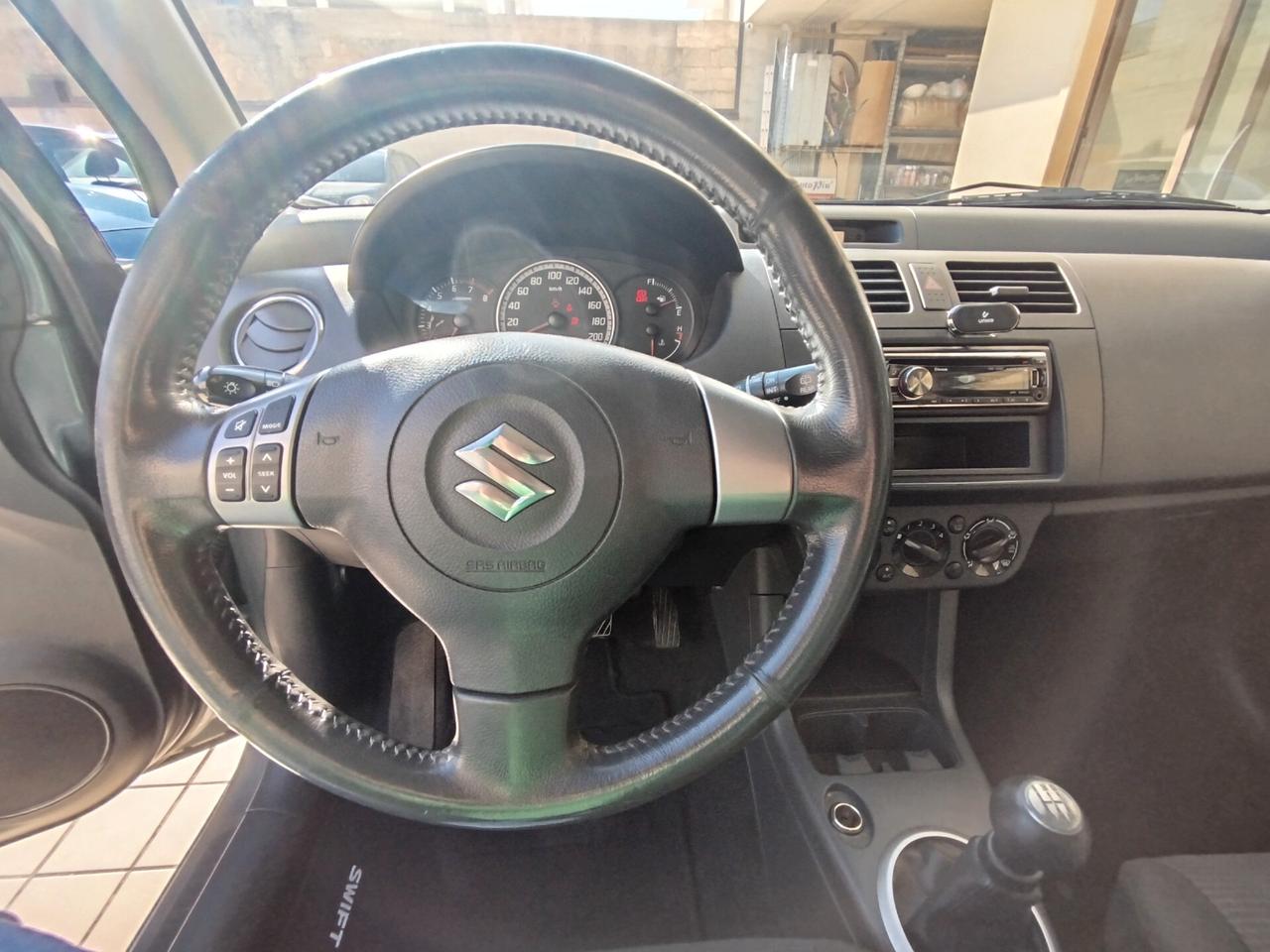 Suzuki Swift 1.3 4x4 5p. GL