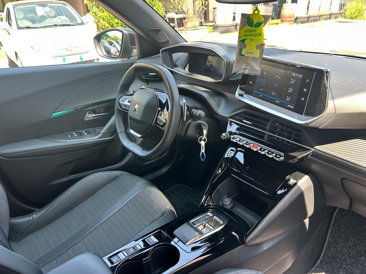 Peugeot 2008 PureTech 130 S&S EAT8 GT