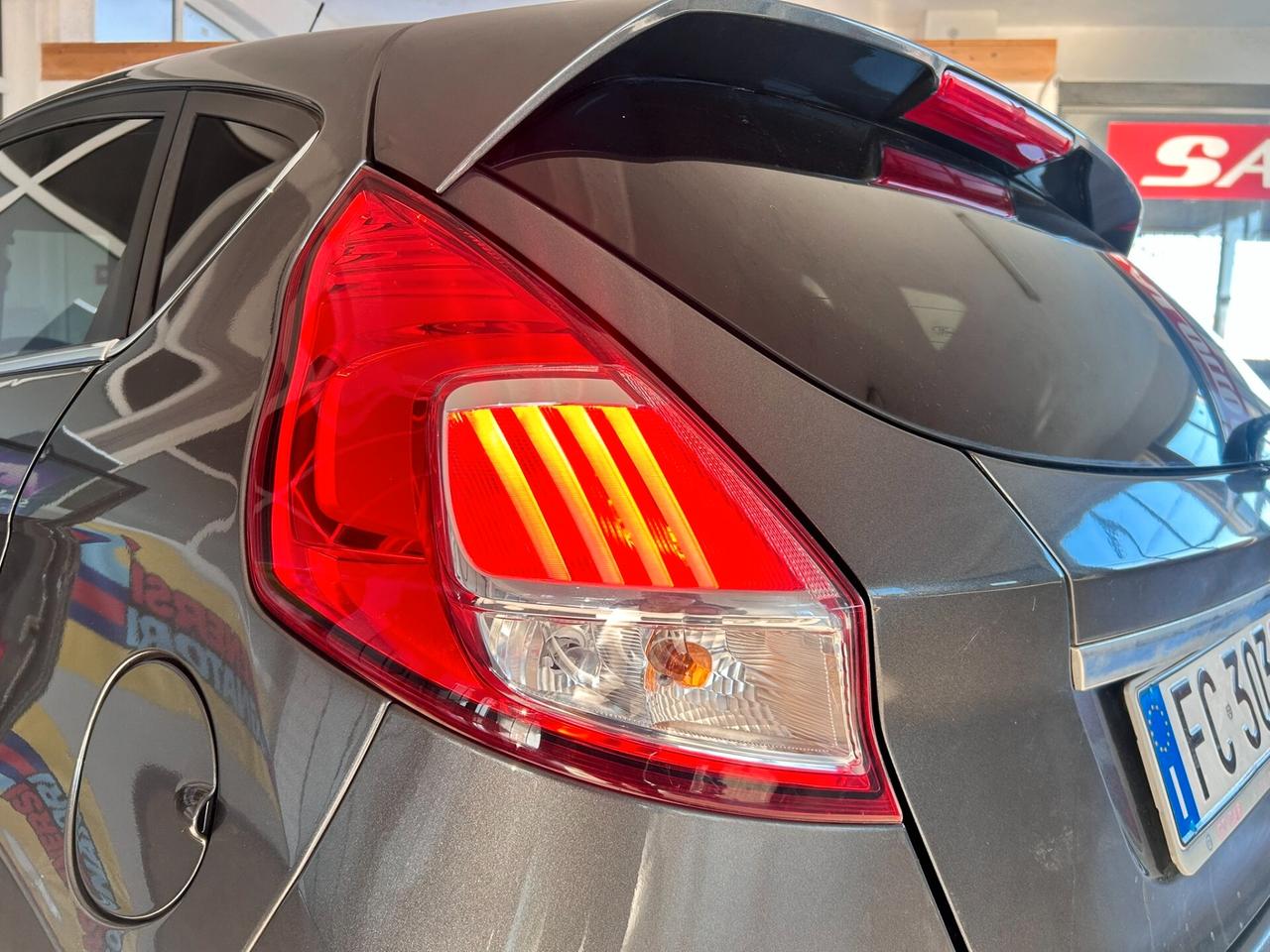 Ford Fiesta *TITANIUM*NEOPATENTATI*ONESTA*COSTA TROPPO POCO*