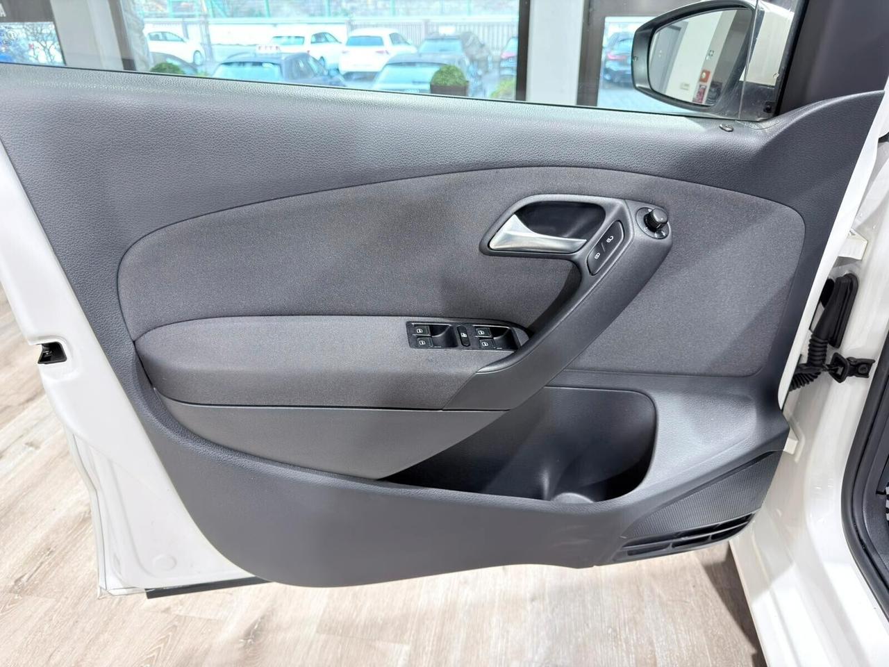 VOLKSWAGEN POLO 1.2TDI 75cv 5P 2014