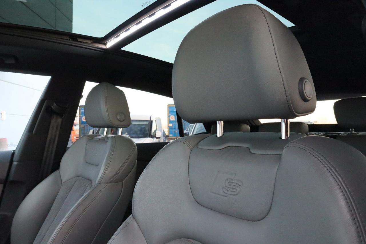 AUDI Q8 S LINE